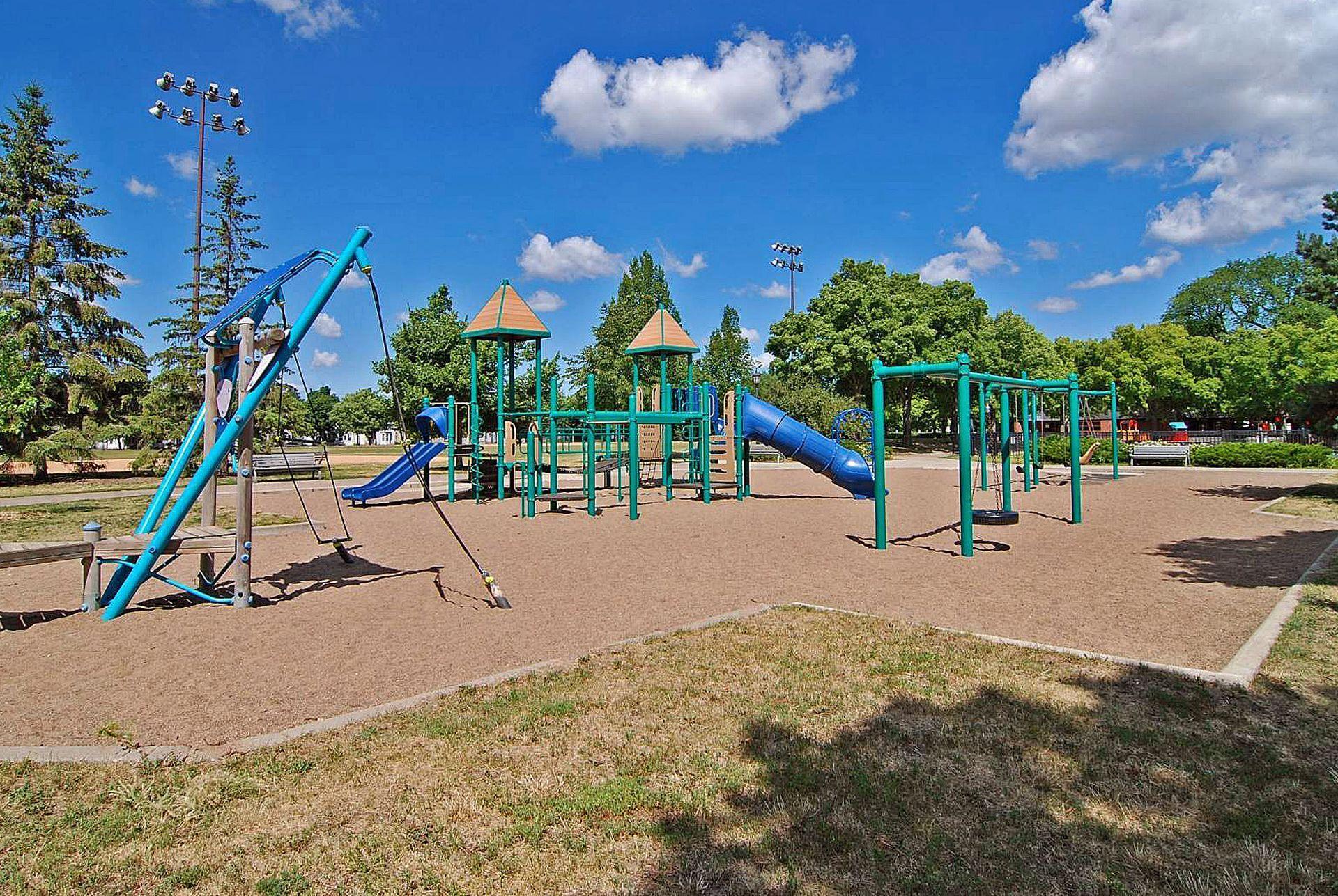 636 22nd Avenue NE Unit: #5