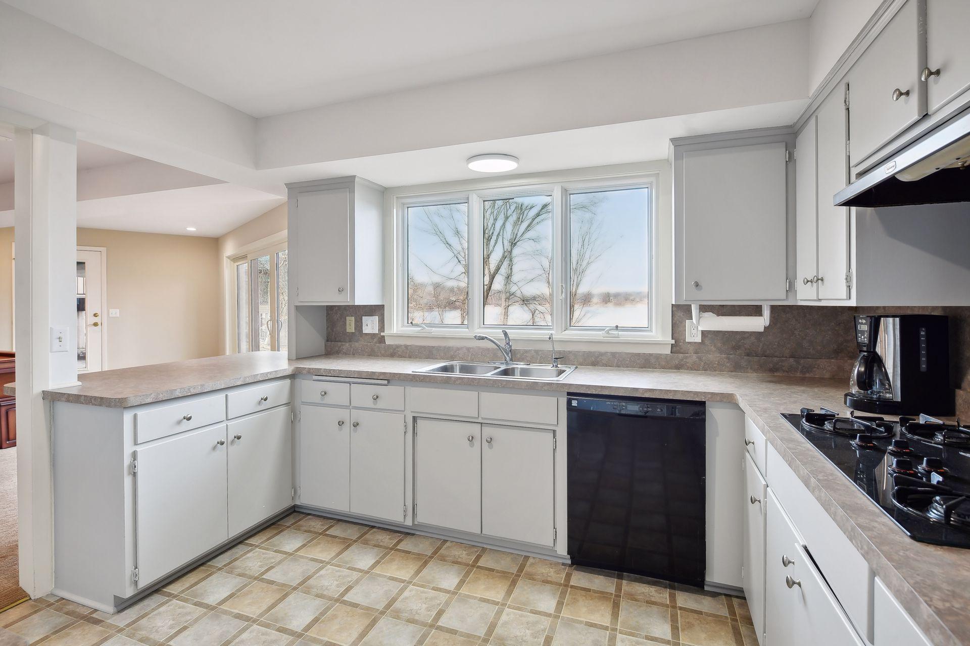 5940 Hardscrabble Circle