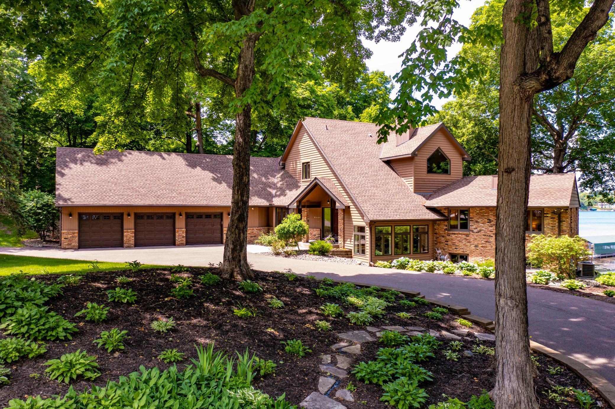 5940 Hardscrabble Circle