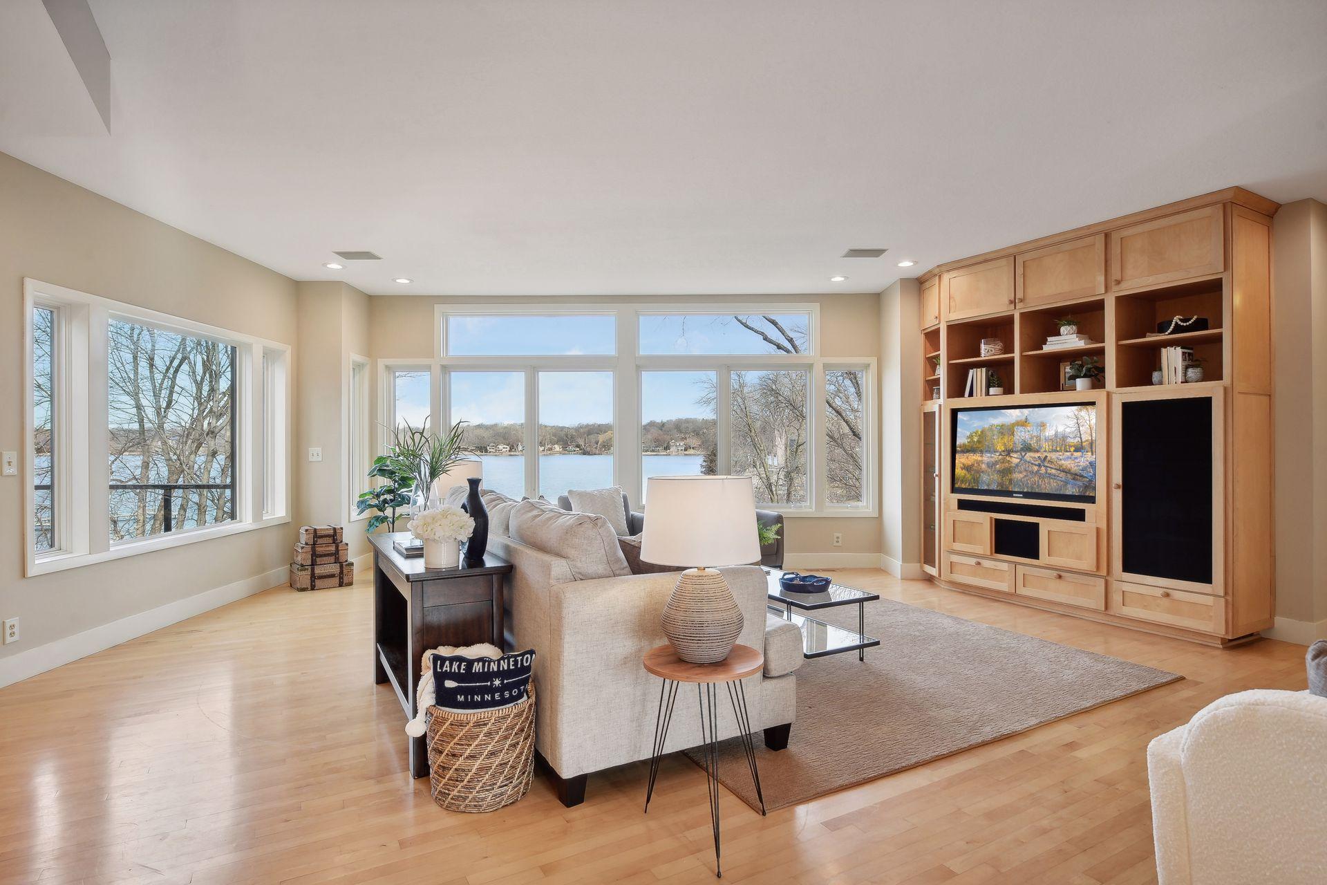 5940 Hardscrabble Circle