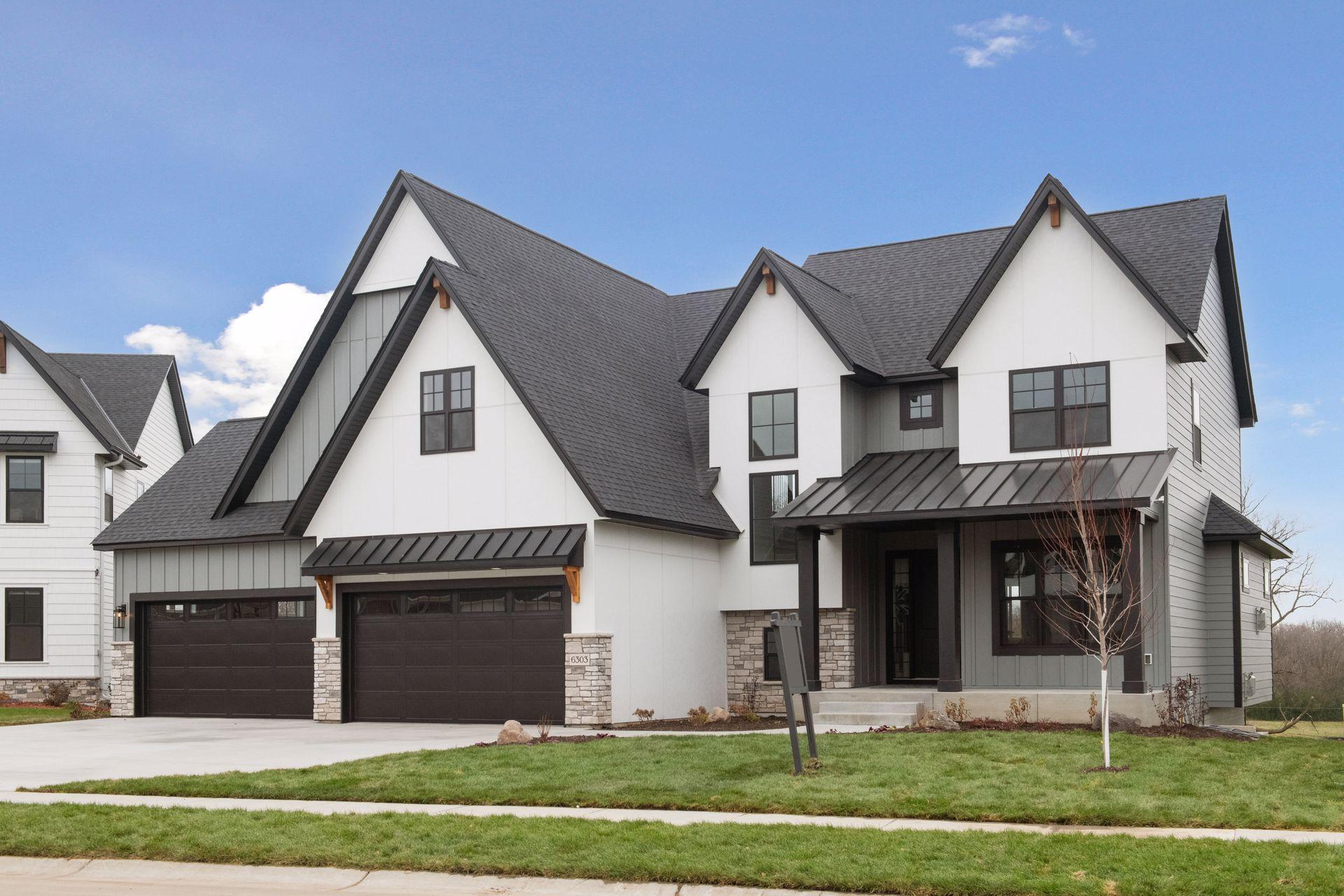 6303 Blackoaks Lane N