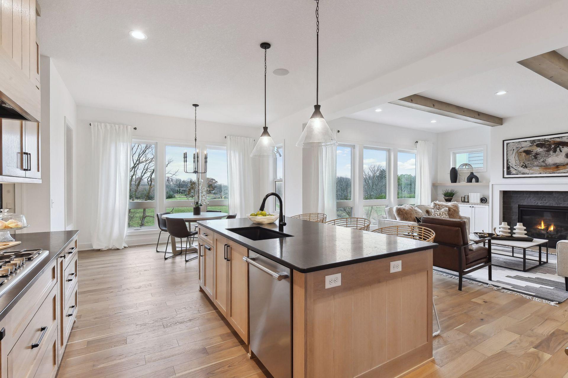 6303 Blackoaks Lane N