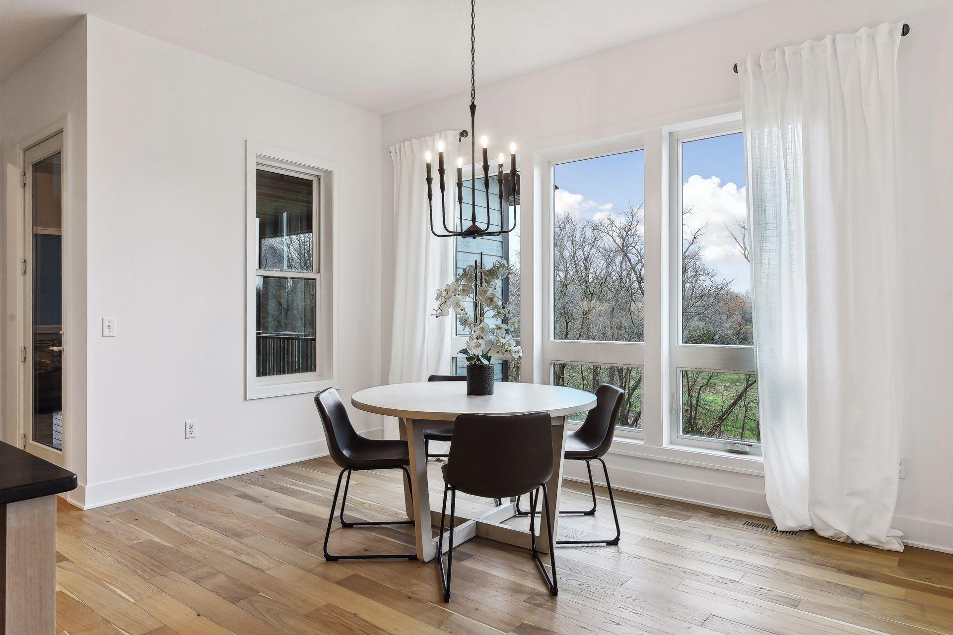 6303 Blackoaks Lane N