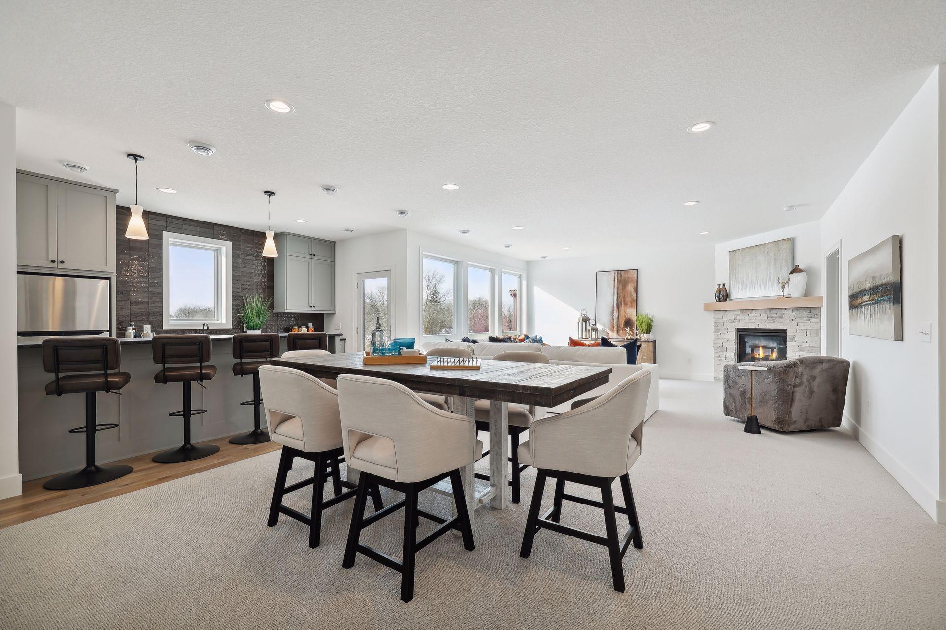 6303 Blackoaks Lane N