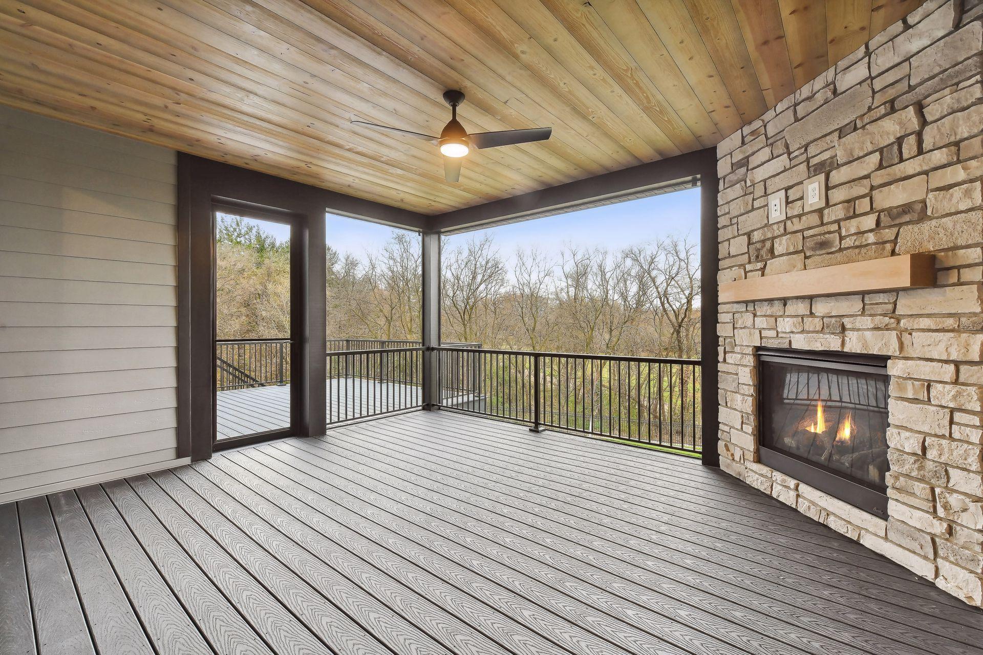 6303 Blackoaks Lane N