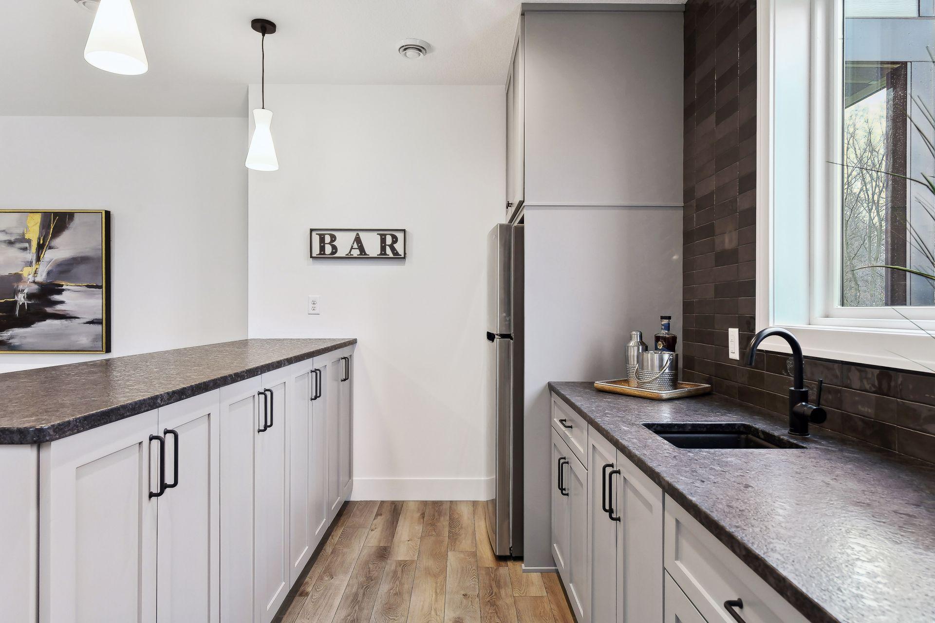 6303 Blackoaks Lane N