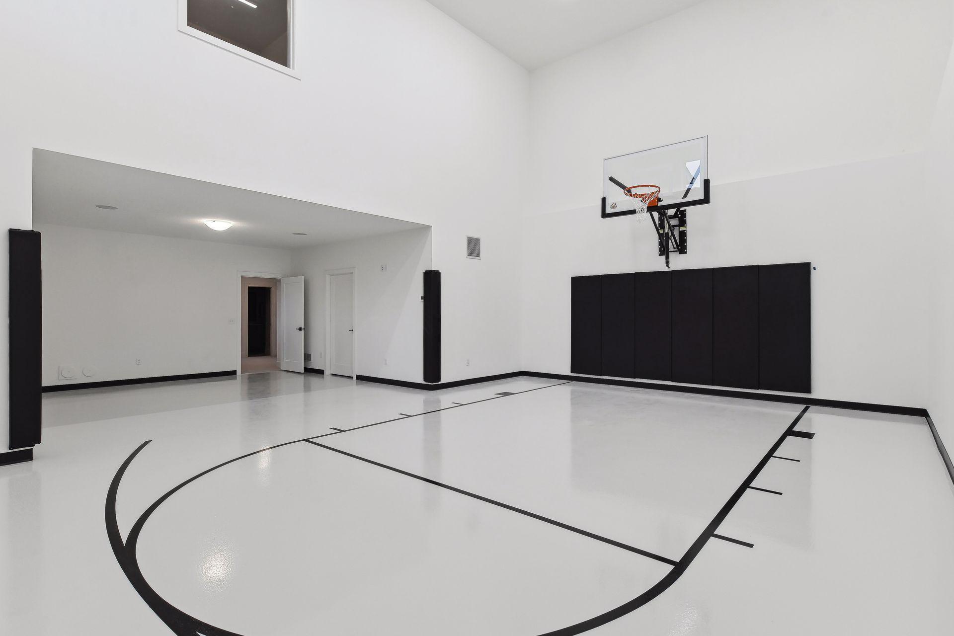 6303 Blackoaks Lane N