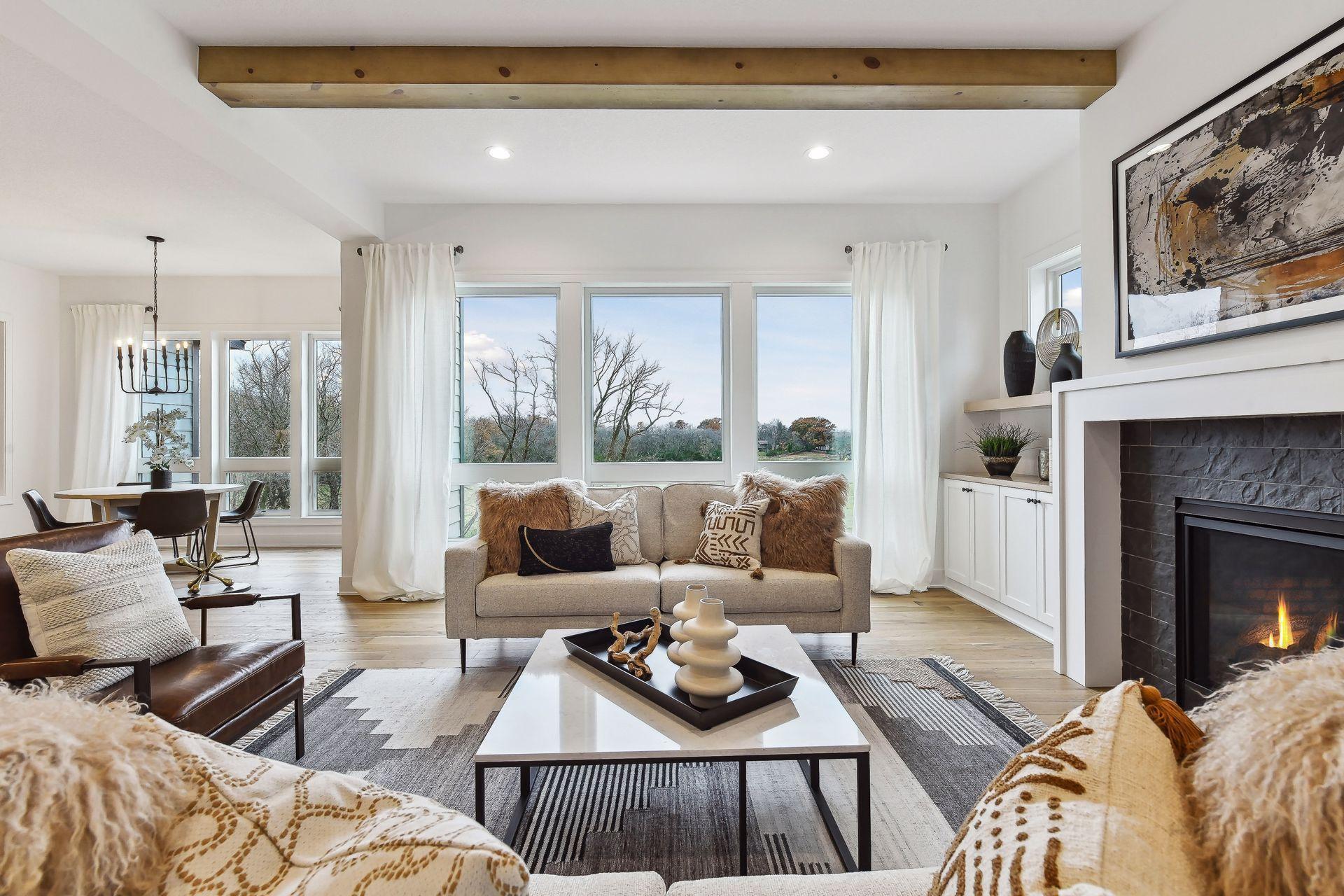 6303 Blackoaks Lane N