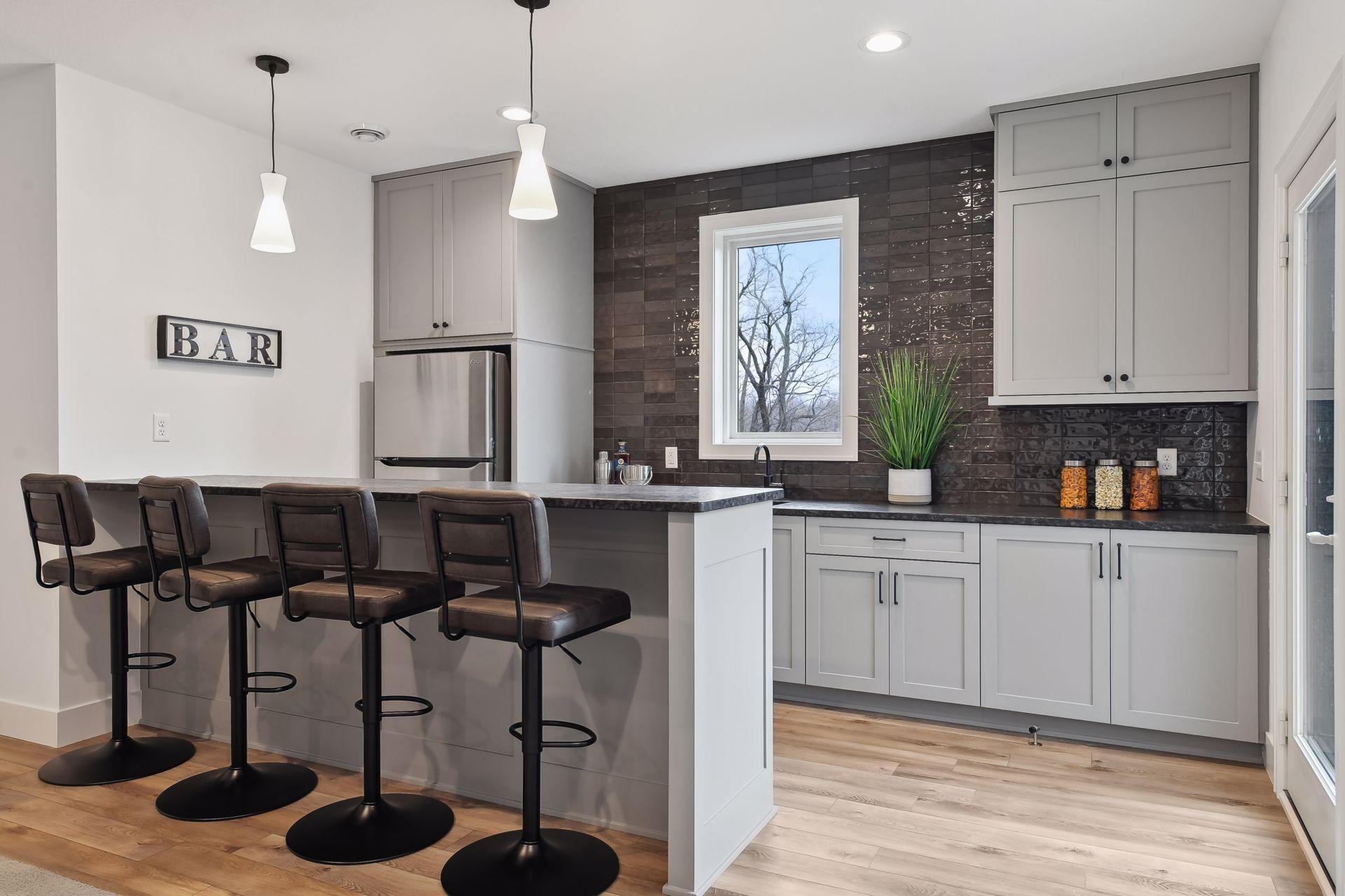 6303 Blackoaks Lane N