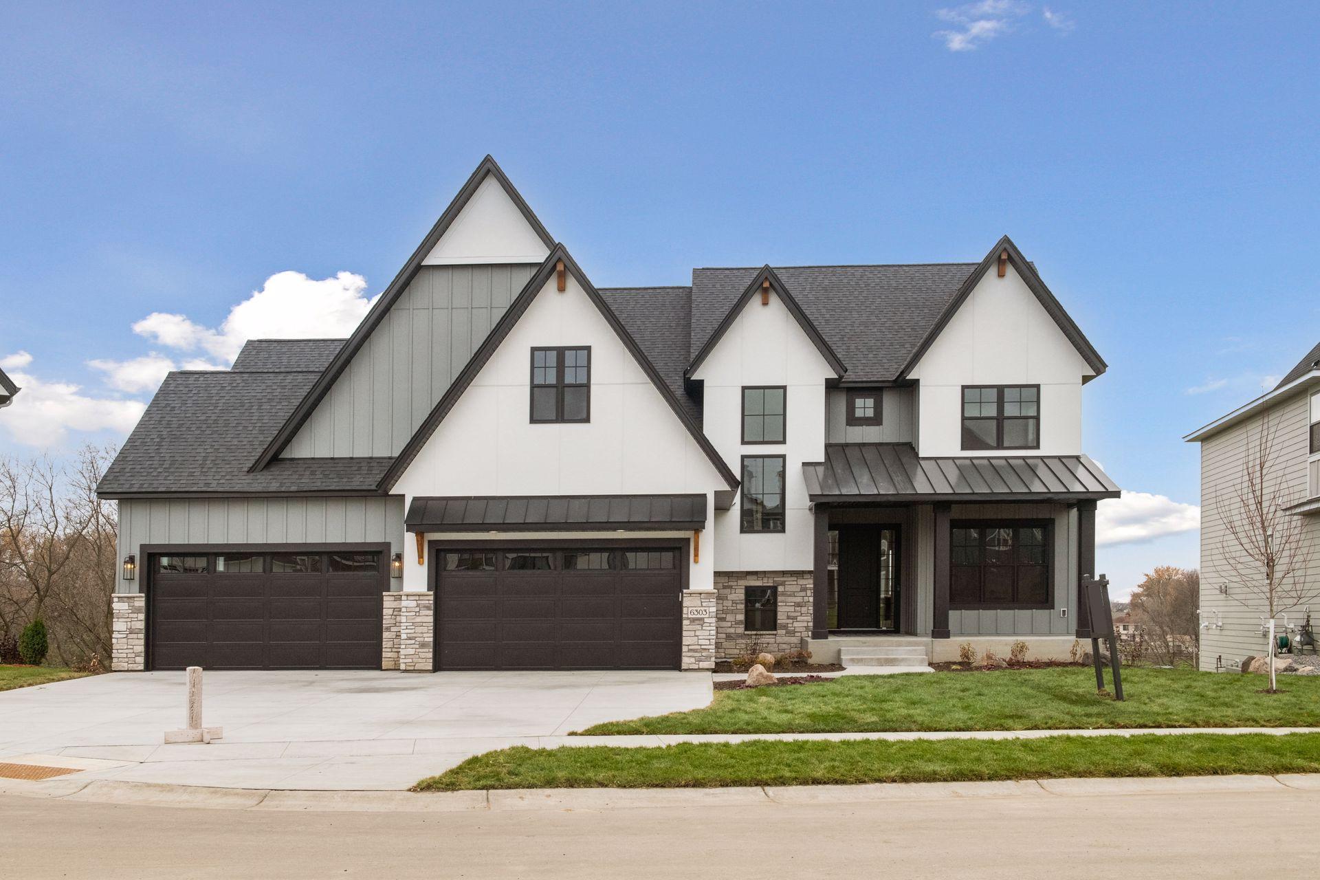 6303 Blackoaks Lane N