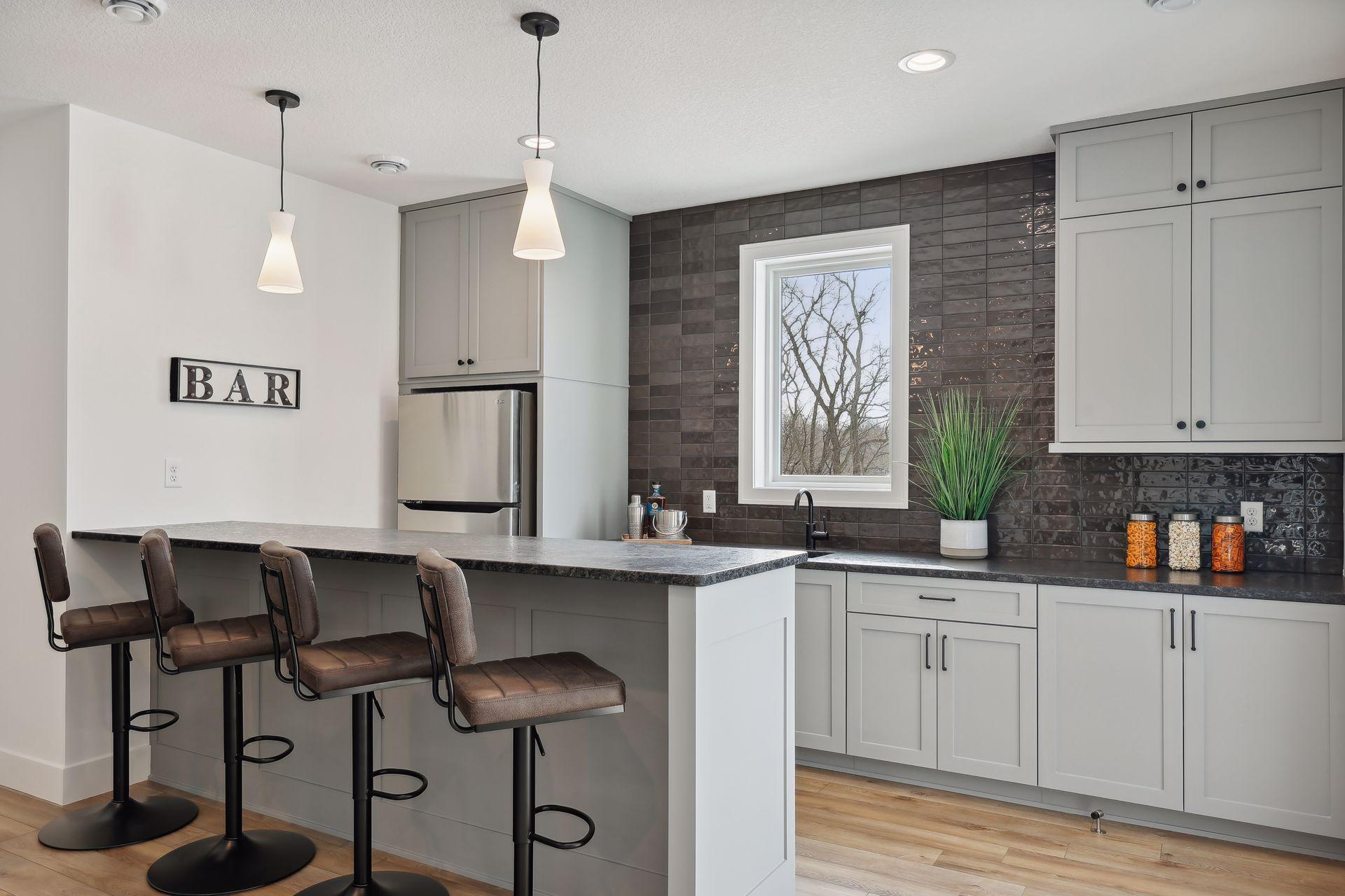 6303 Blackoaks Lane N