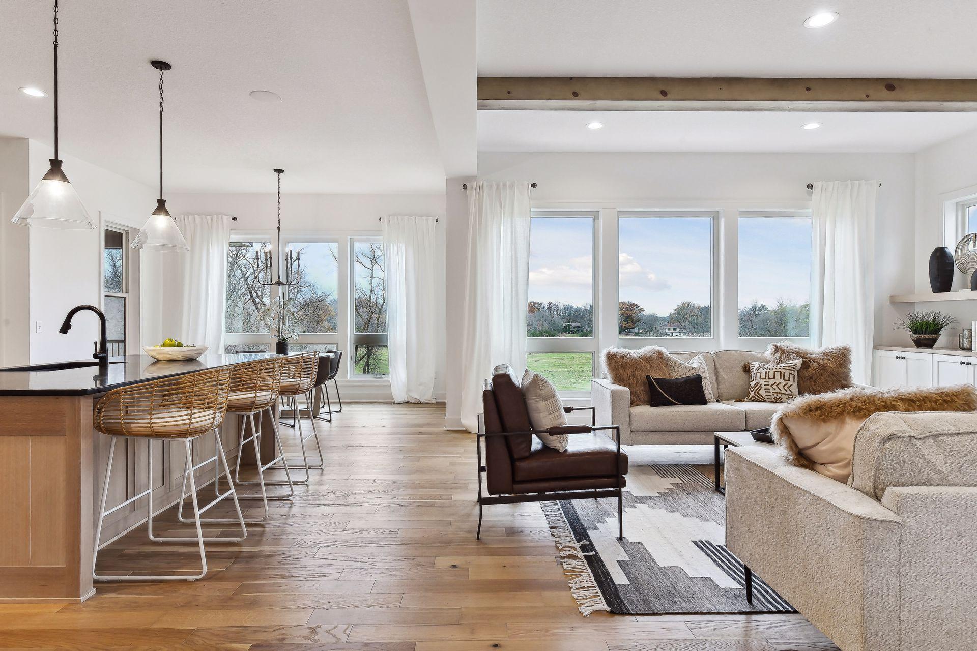 6303 Blackoaks Lane N