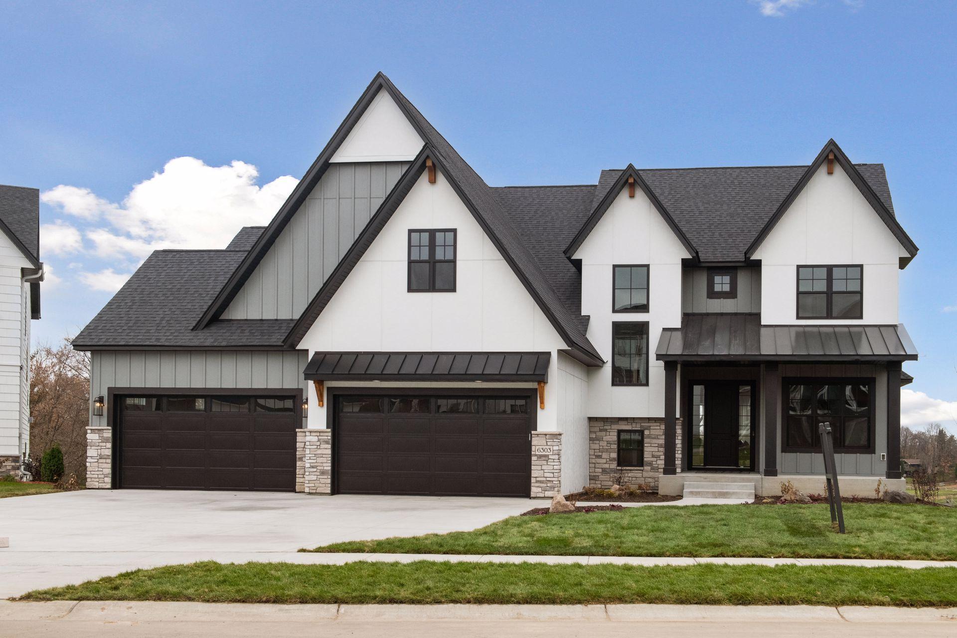 6303 Blackoaks Lane N