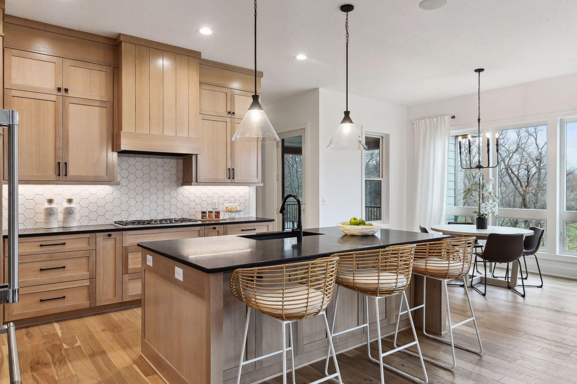 6303 Blackoaks Lane N