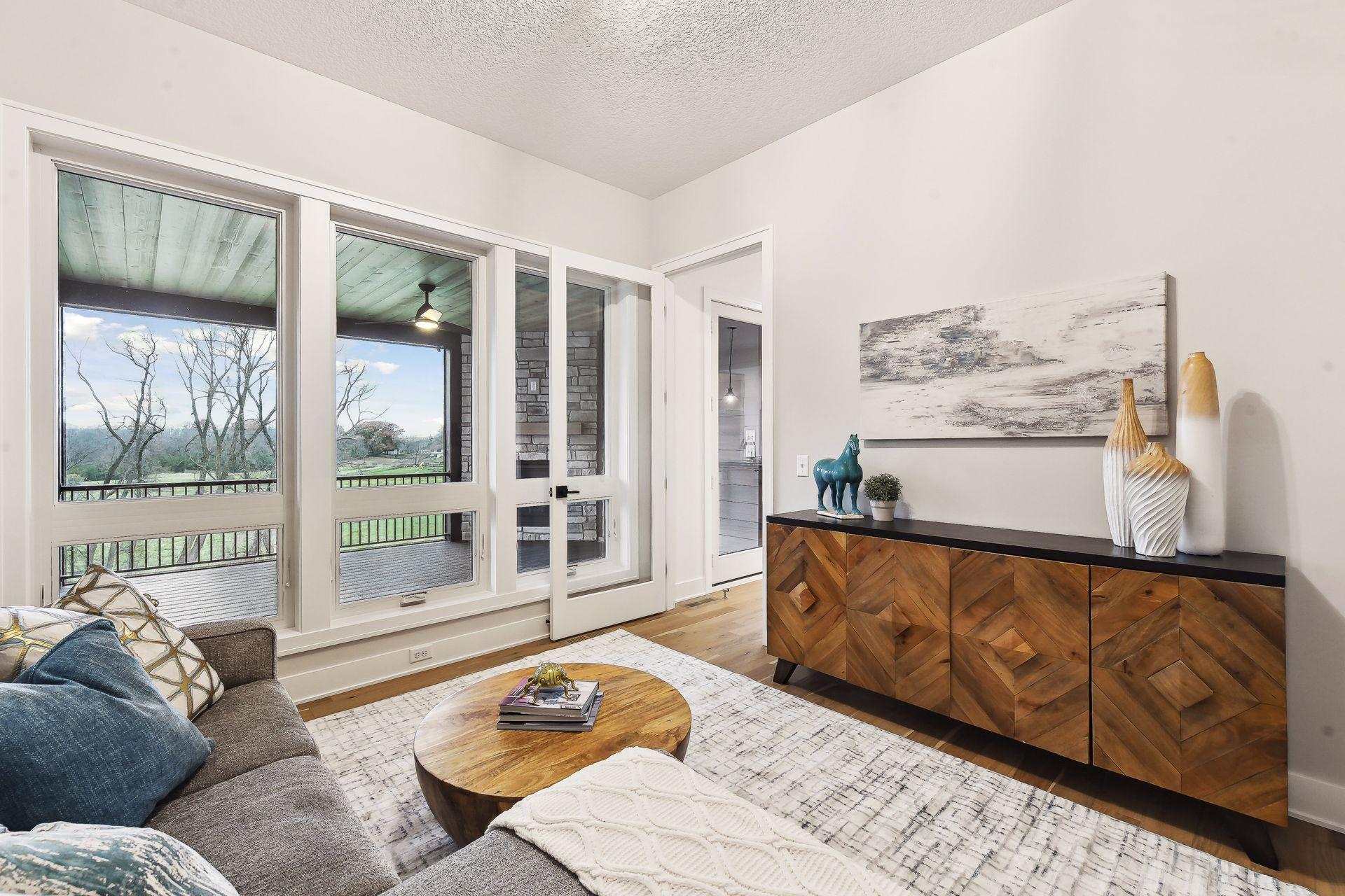 6303 Blackoaks Lane N