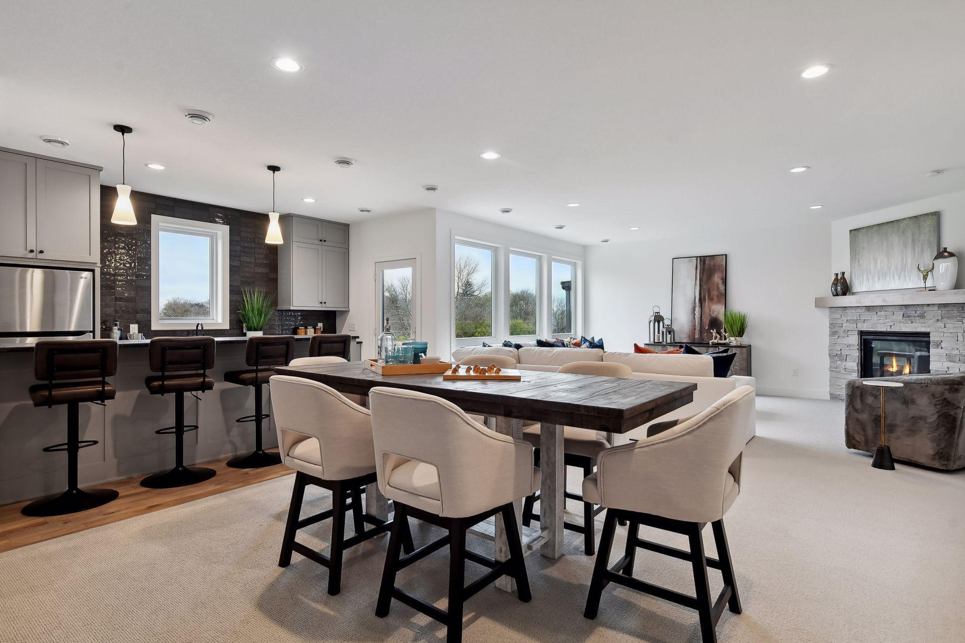 6303 Blackoaks Lane N