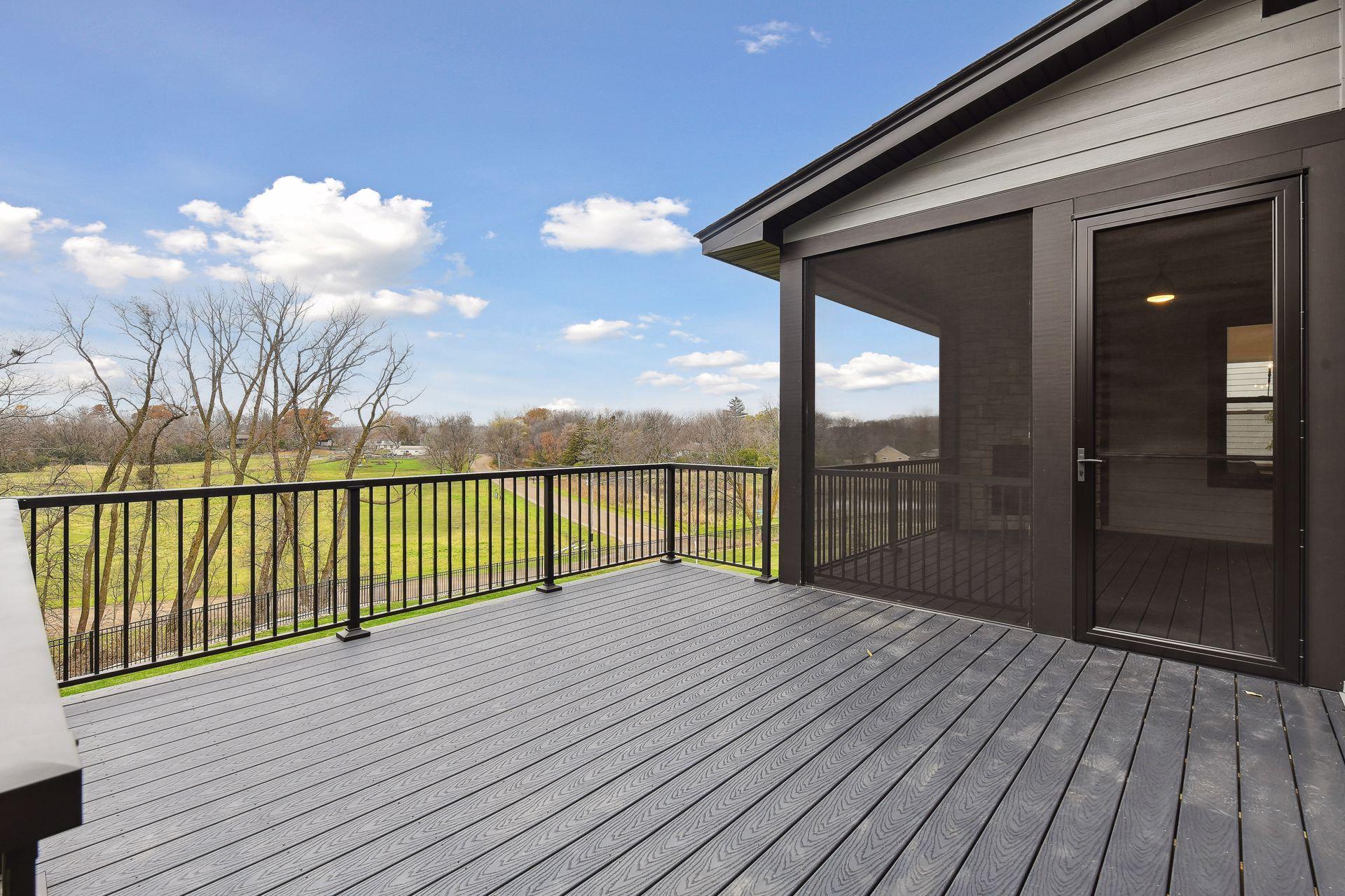 6303 Blackoaks Lane N