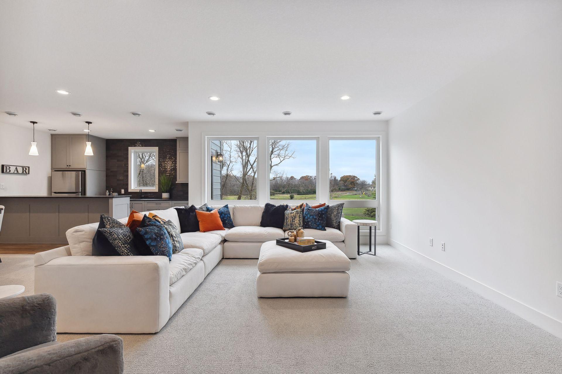 6303 Blackoaks Lane N