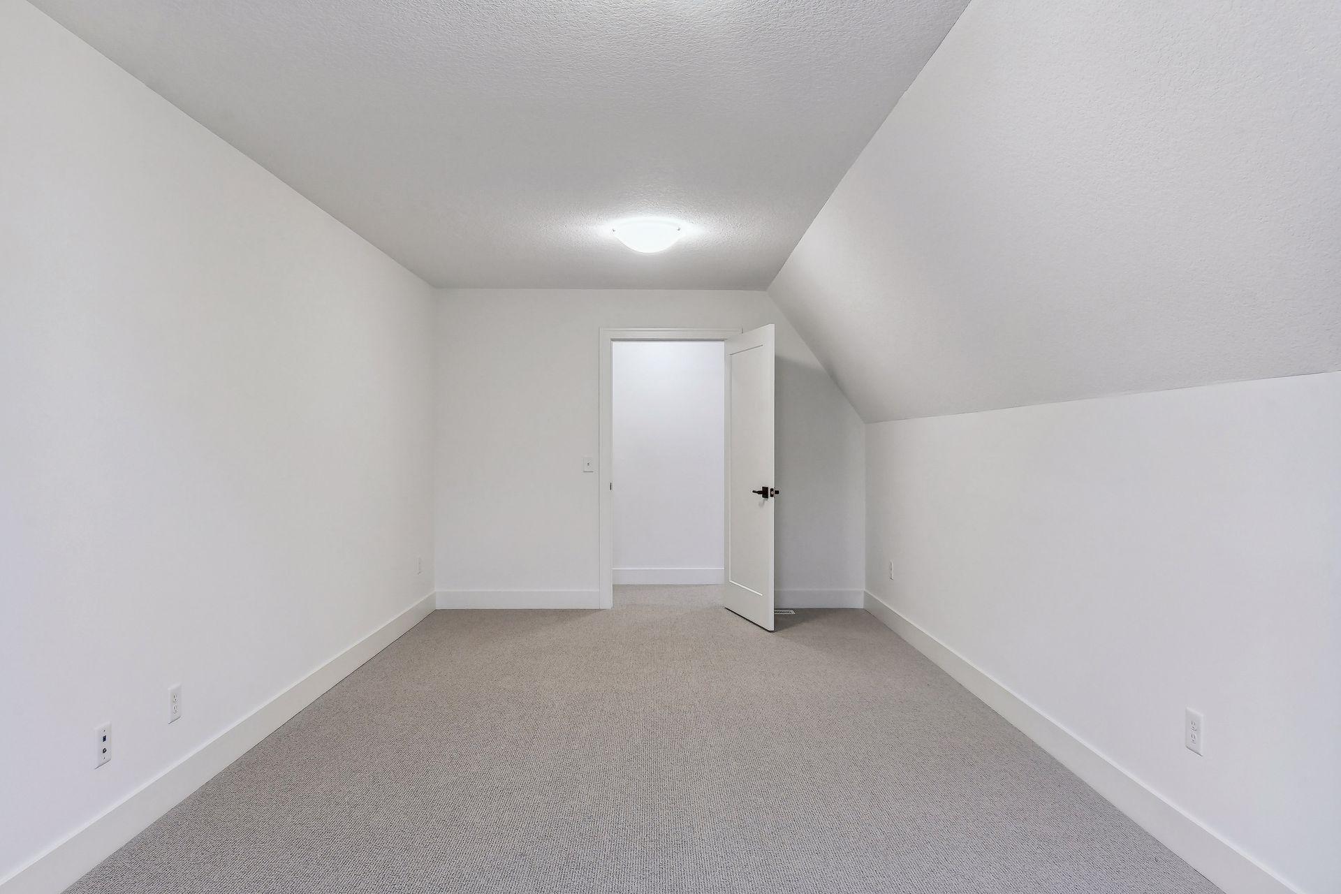 6303 Blackoaks Lane N