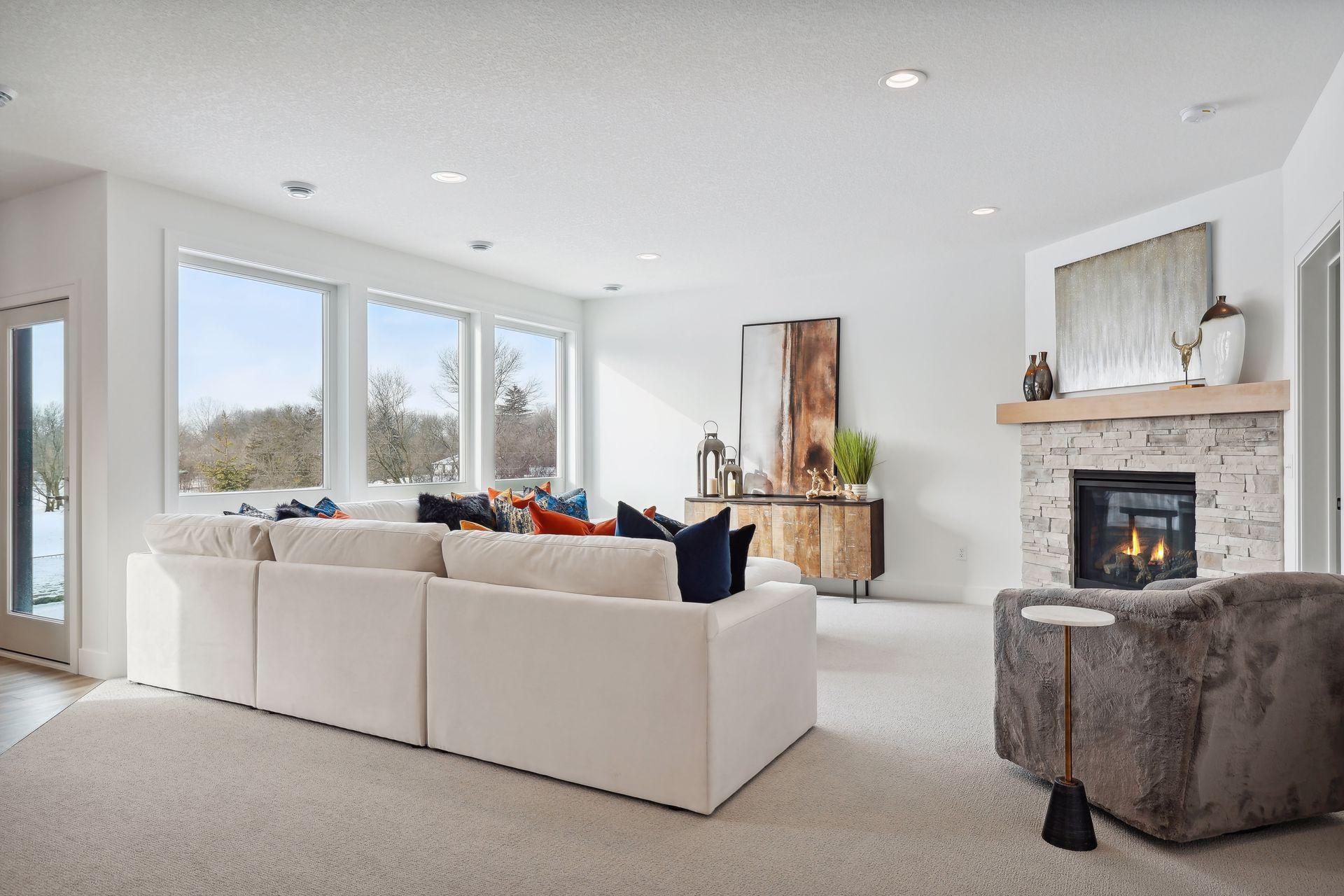 6303 Blackoaks Lane N