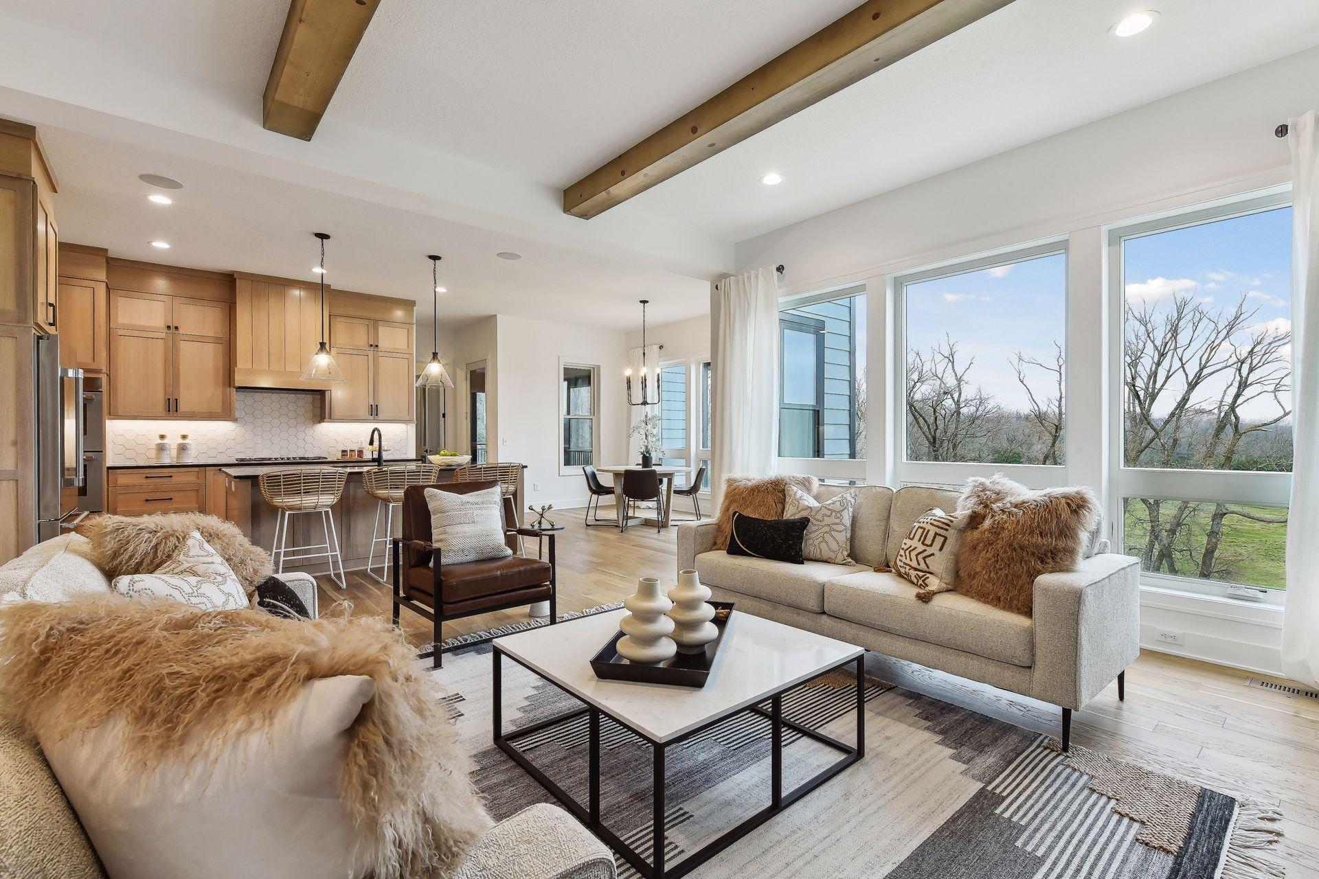 6303 Blackoaks Lane N