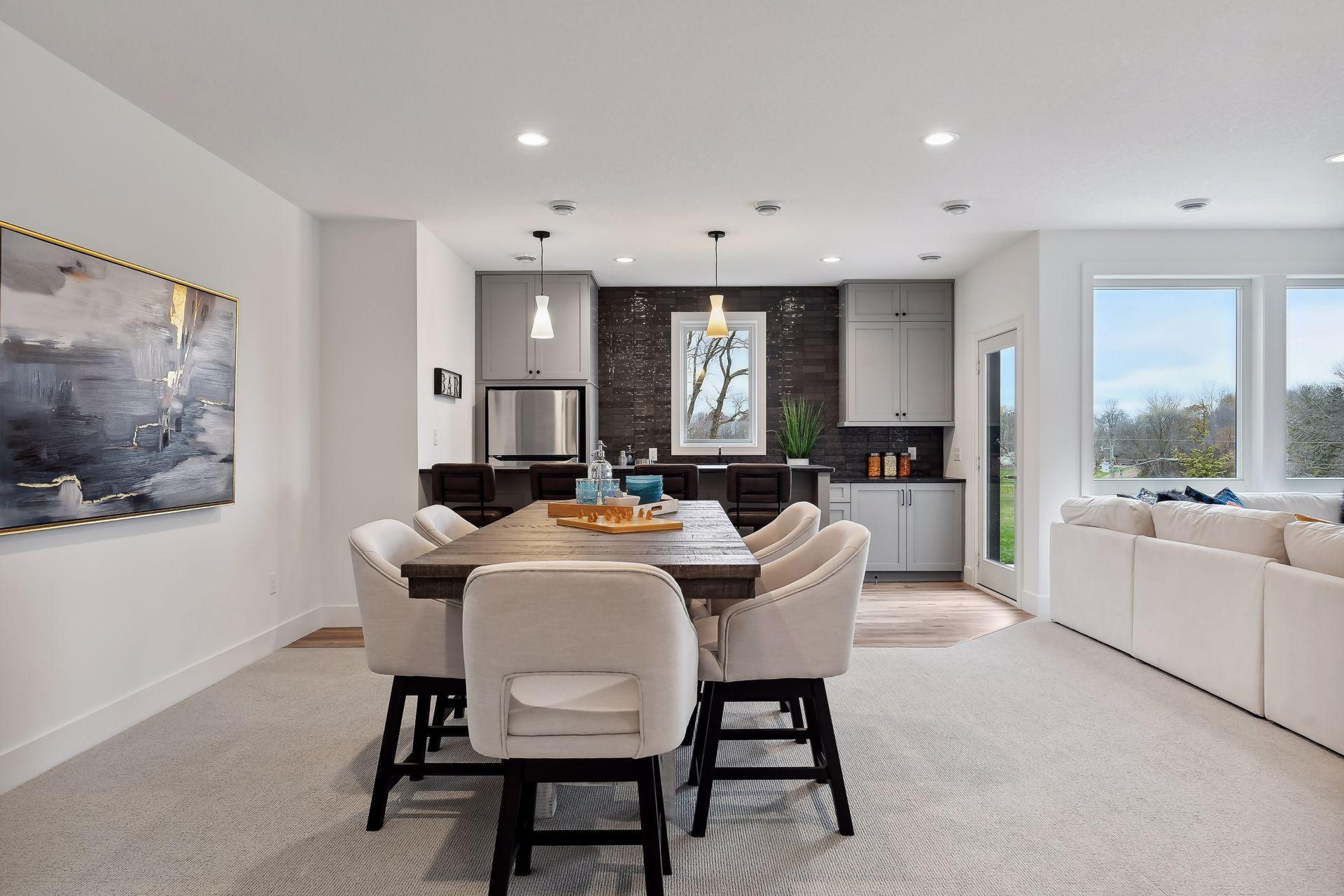 6303 Blackoaks Lane N