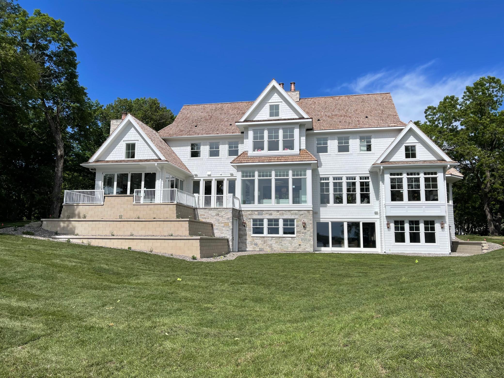 2475 Dunwoody Avenue