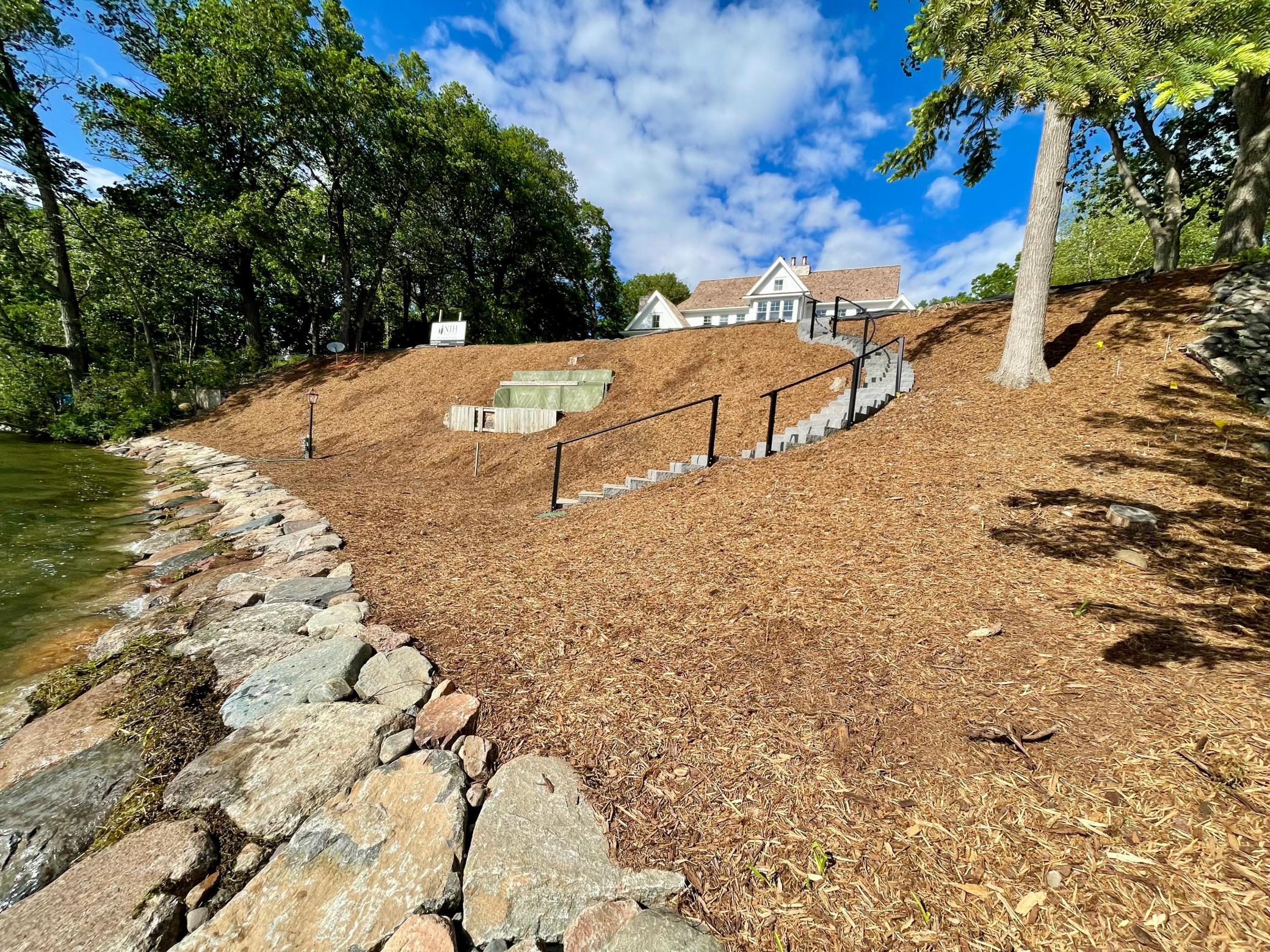 2475 Dunwoody Avenue