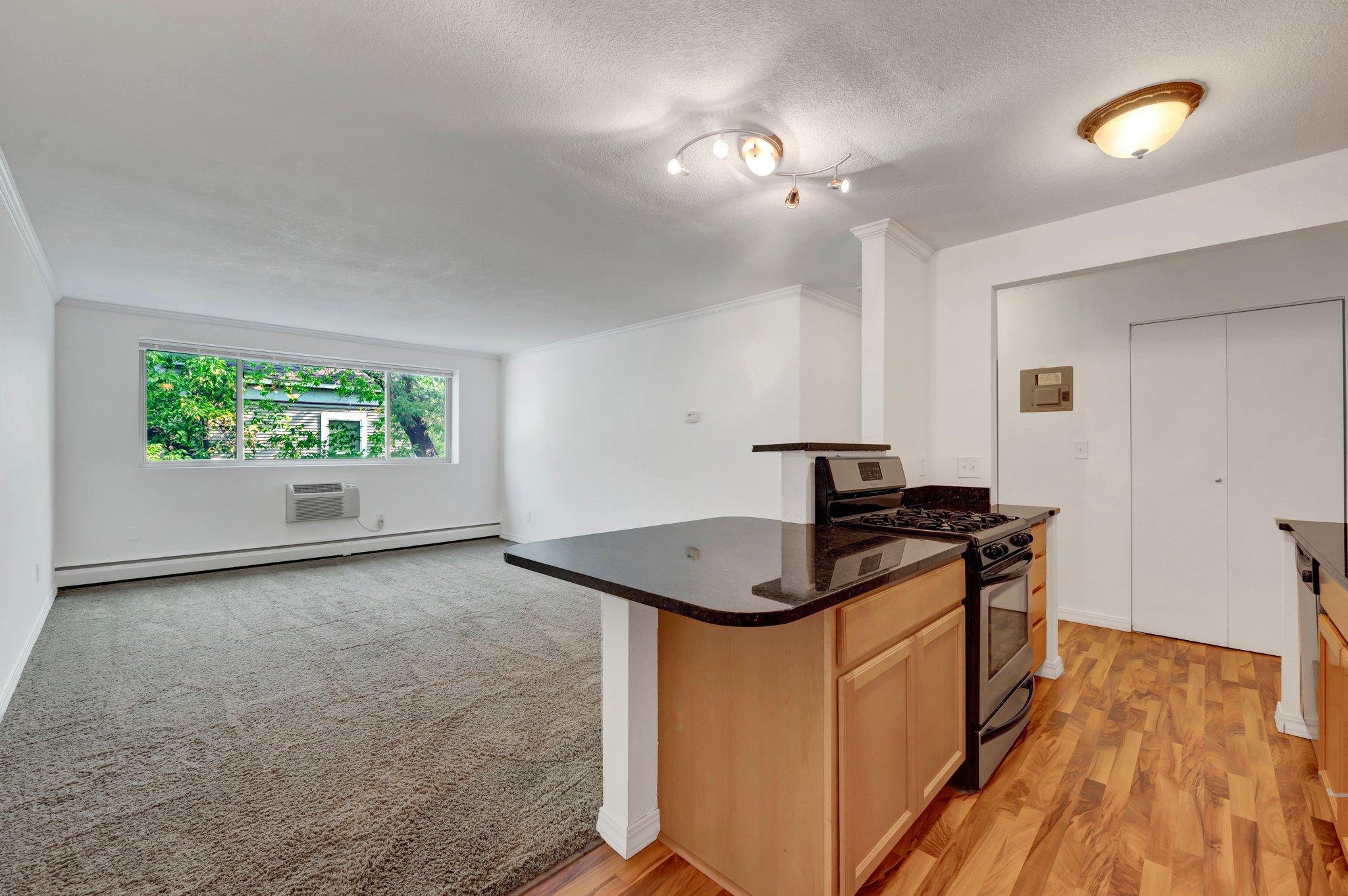 3120 Hennepin Avenue Unit: 207