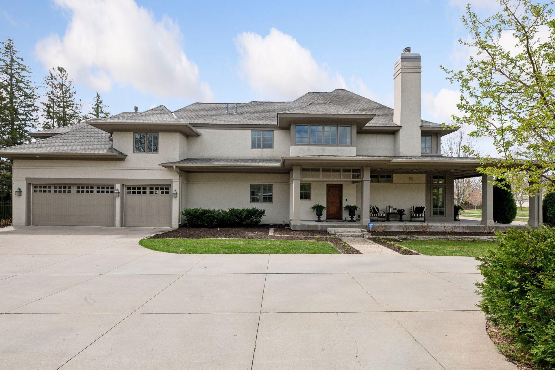 2227 Portico Green