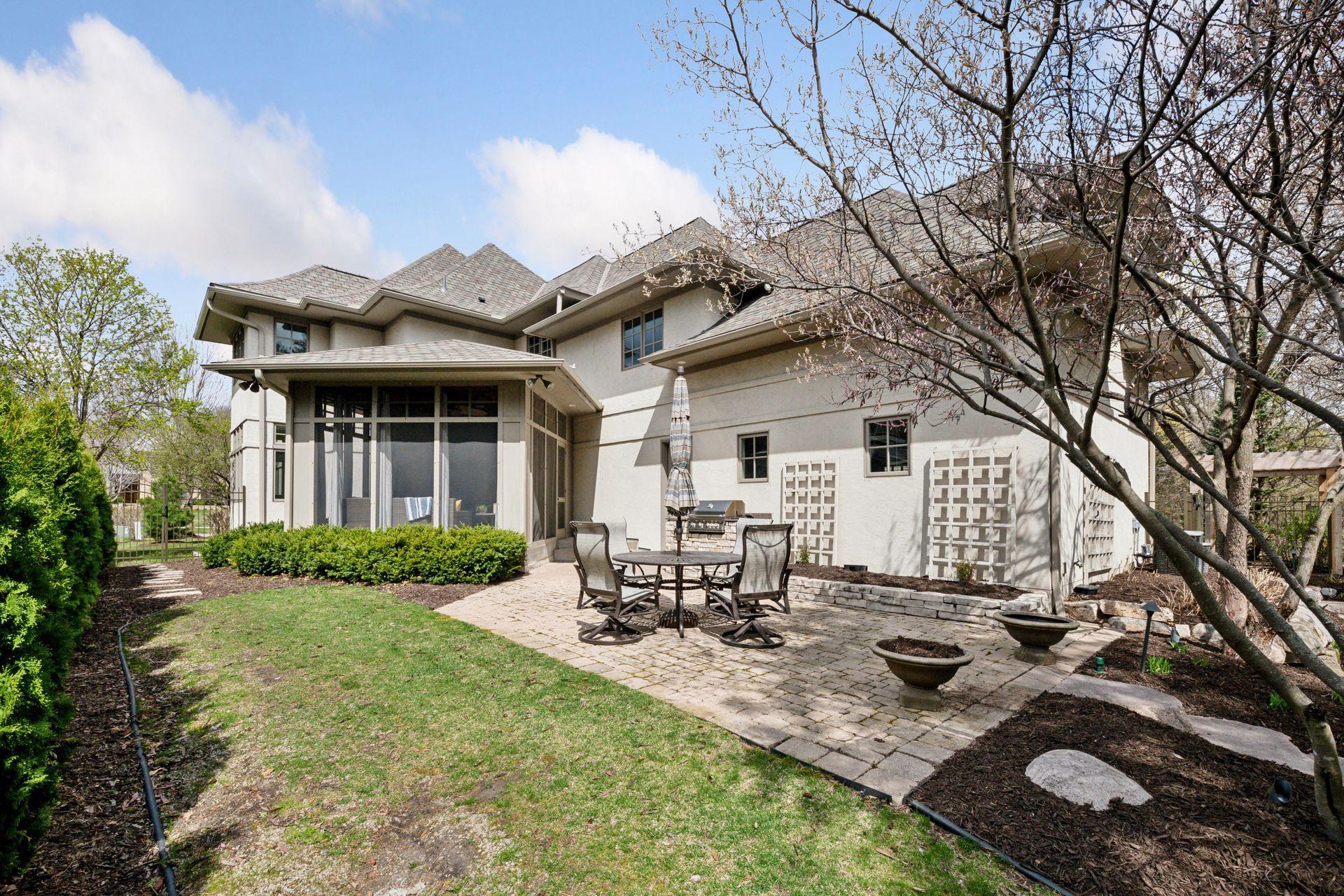 2227 Portico Green
