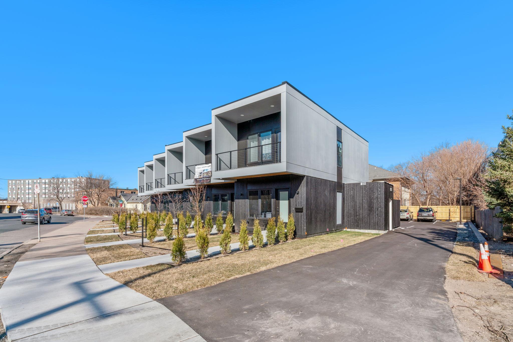 636 22nd Avenue NE Unit: 6