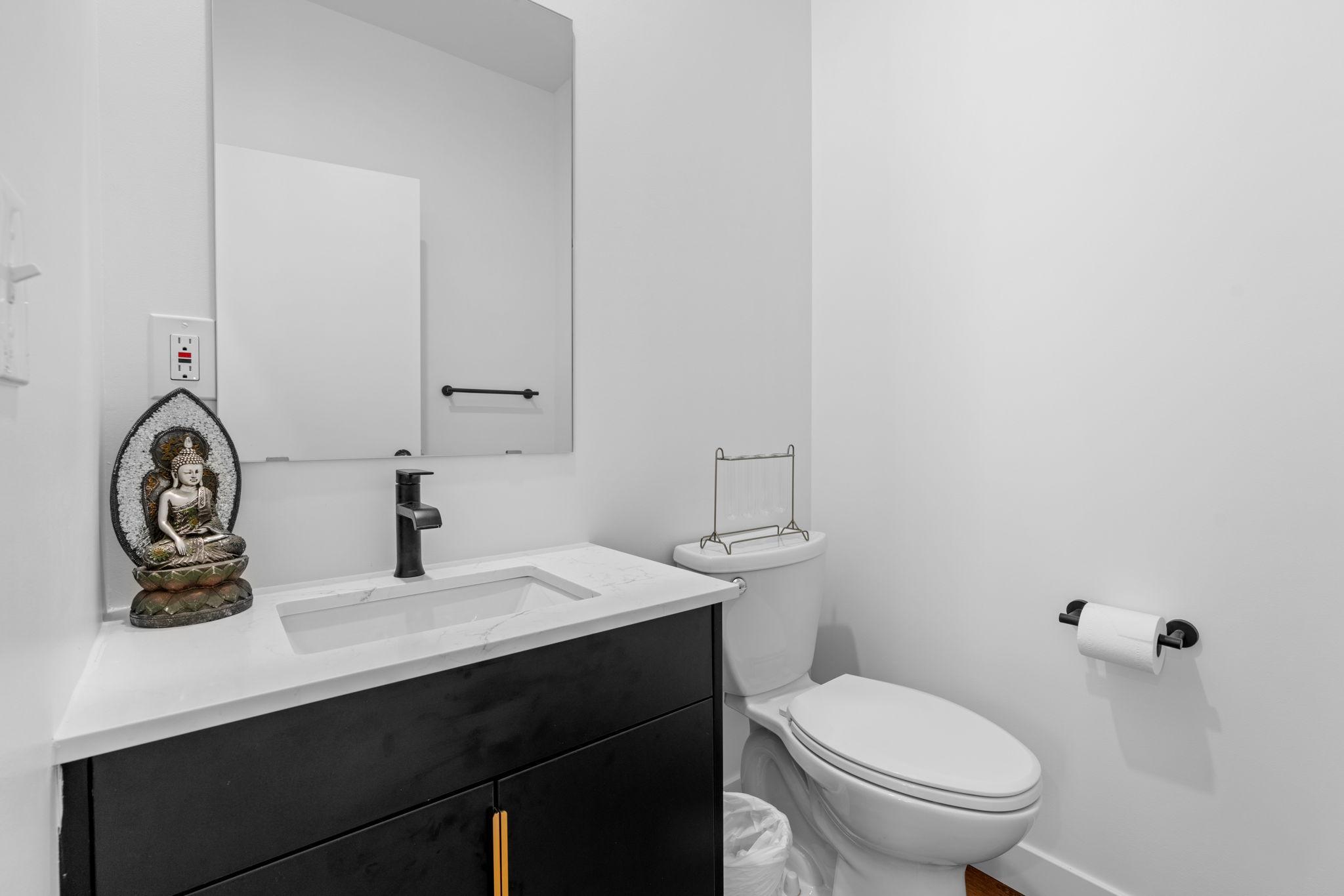 636 22nd Avenue NE Unit: 6