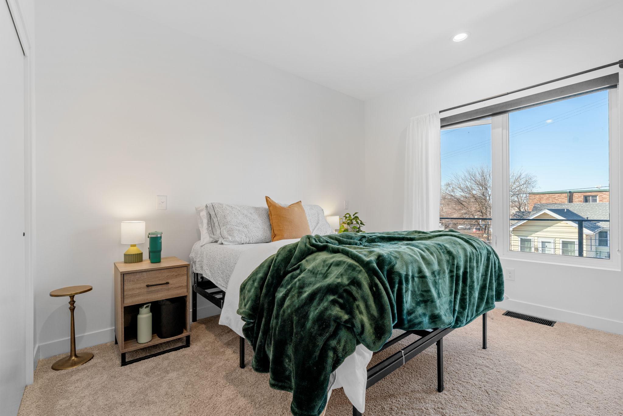 636 22nd Avenue NE Unit: 6