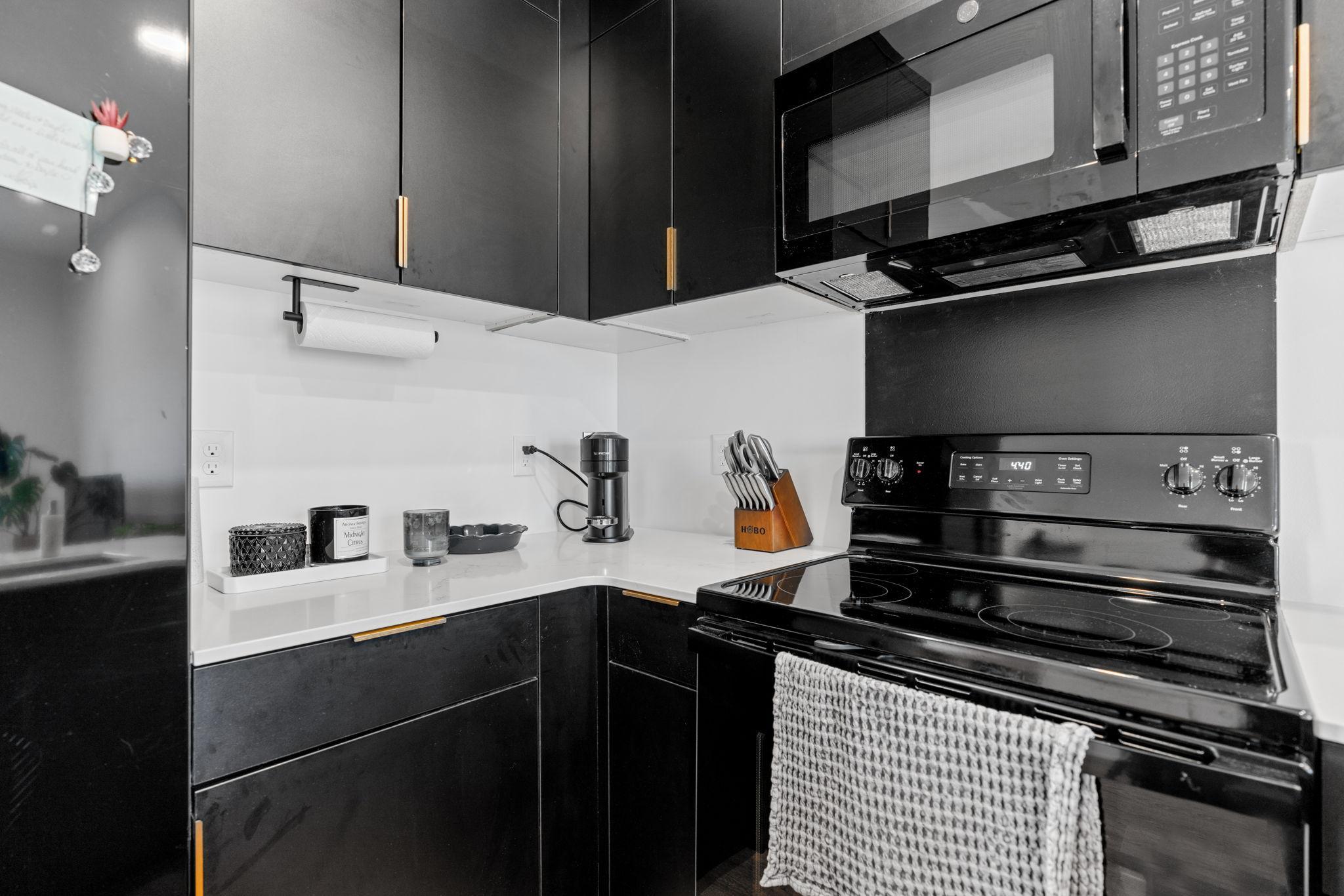 636 22nd Avenue NE Unit: 6