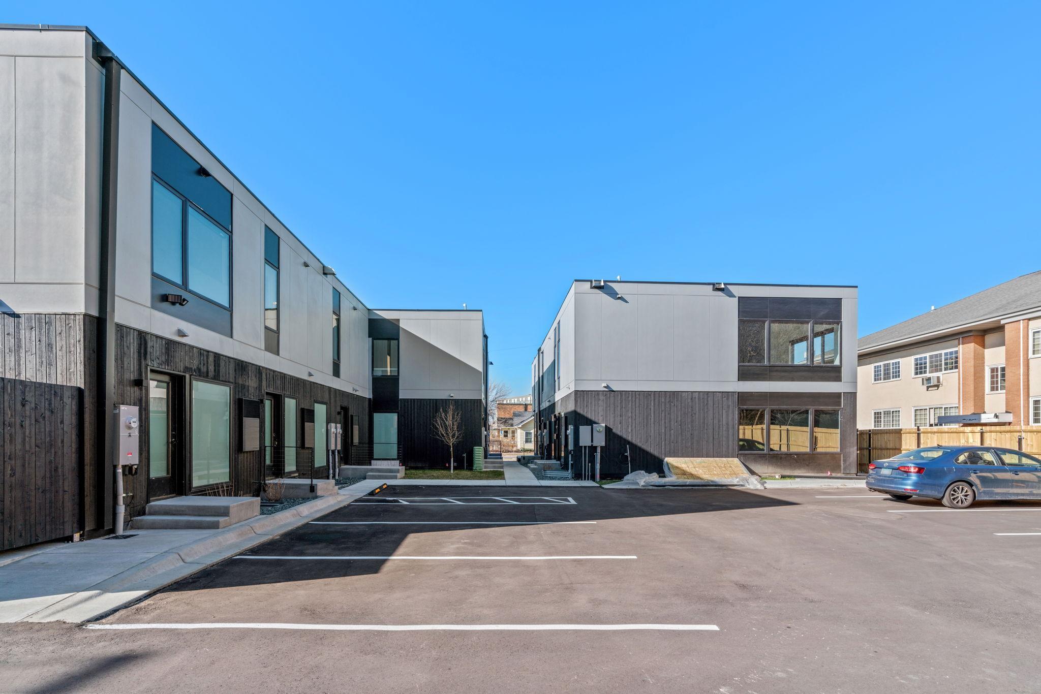 636 22nd Avenue NE Unit: 7