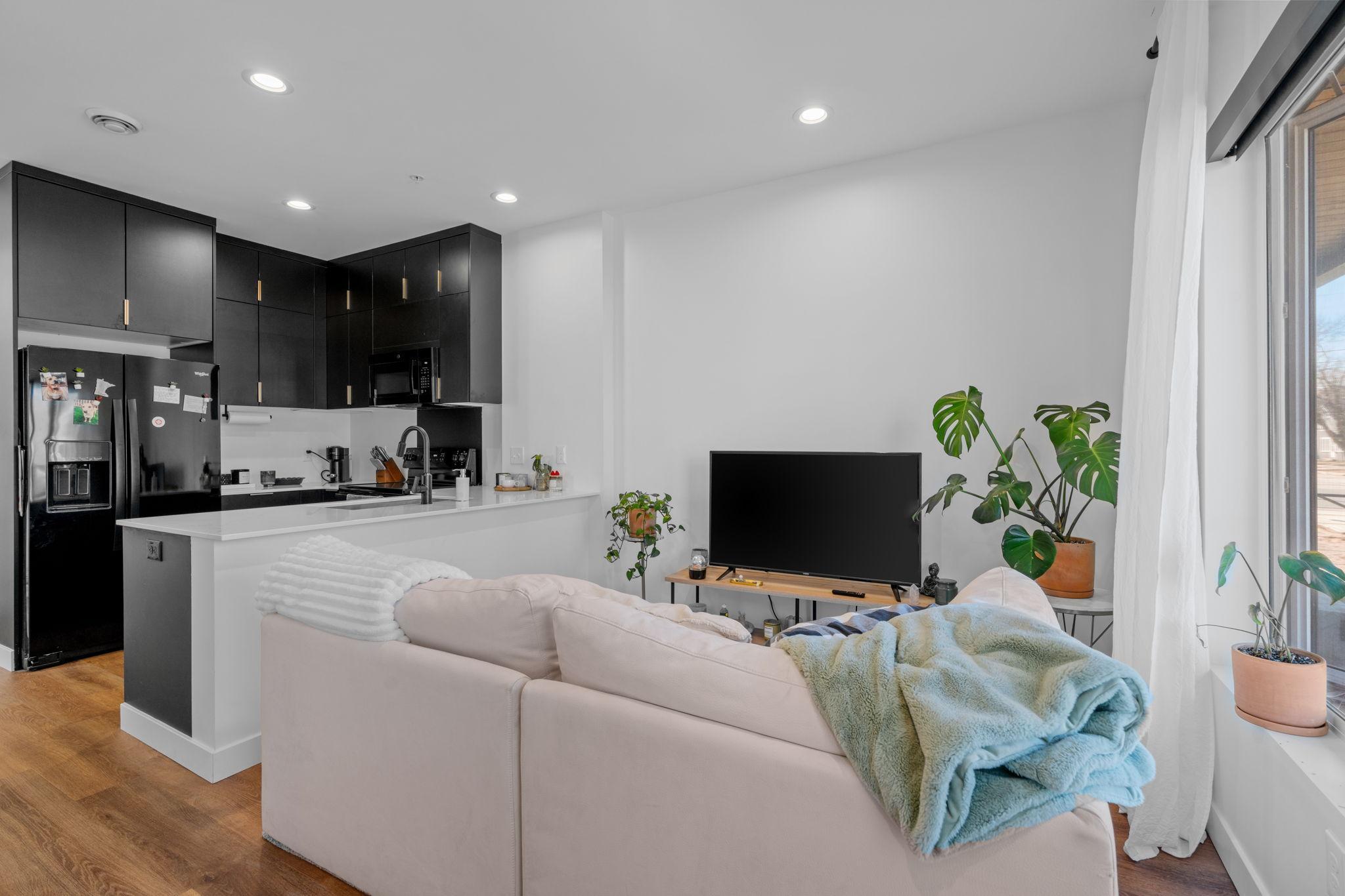 636 22nd Avenue NE Unit: 7