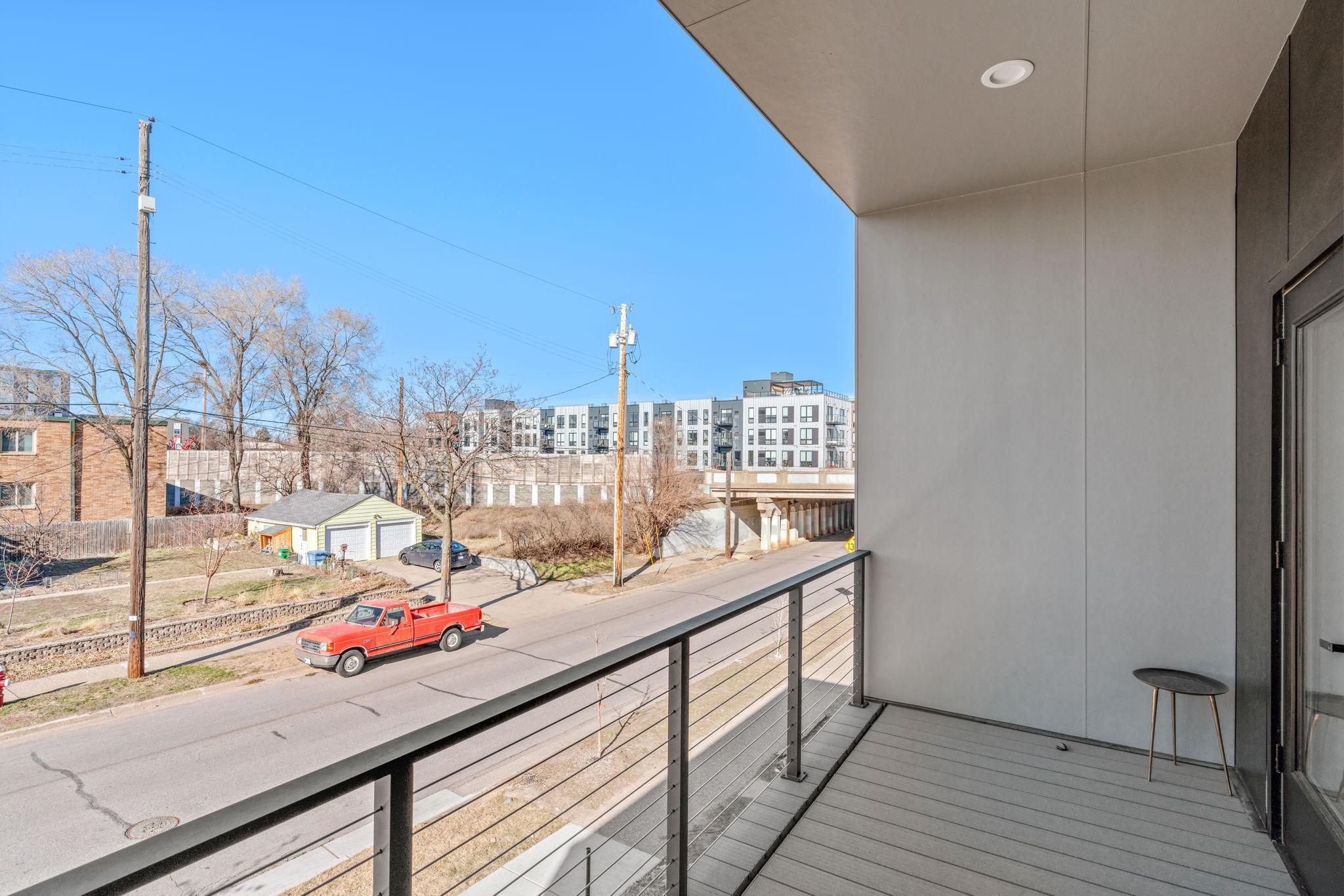 636 22nd Avenue NE Unit: 7
