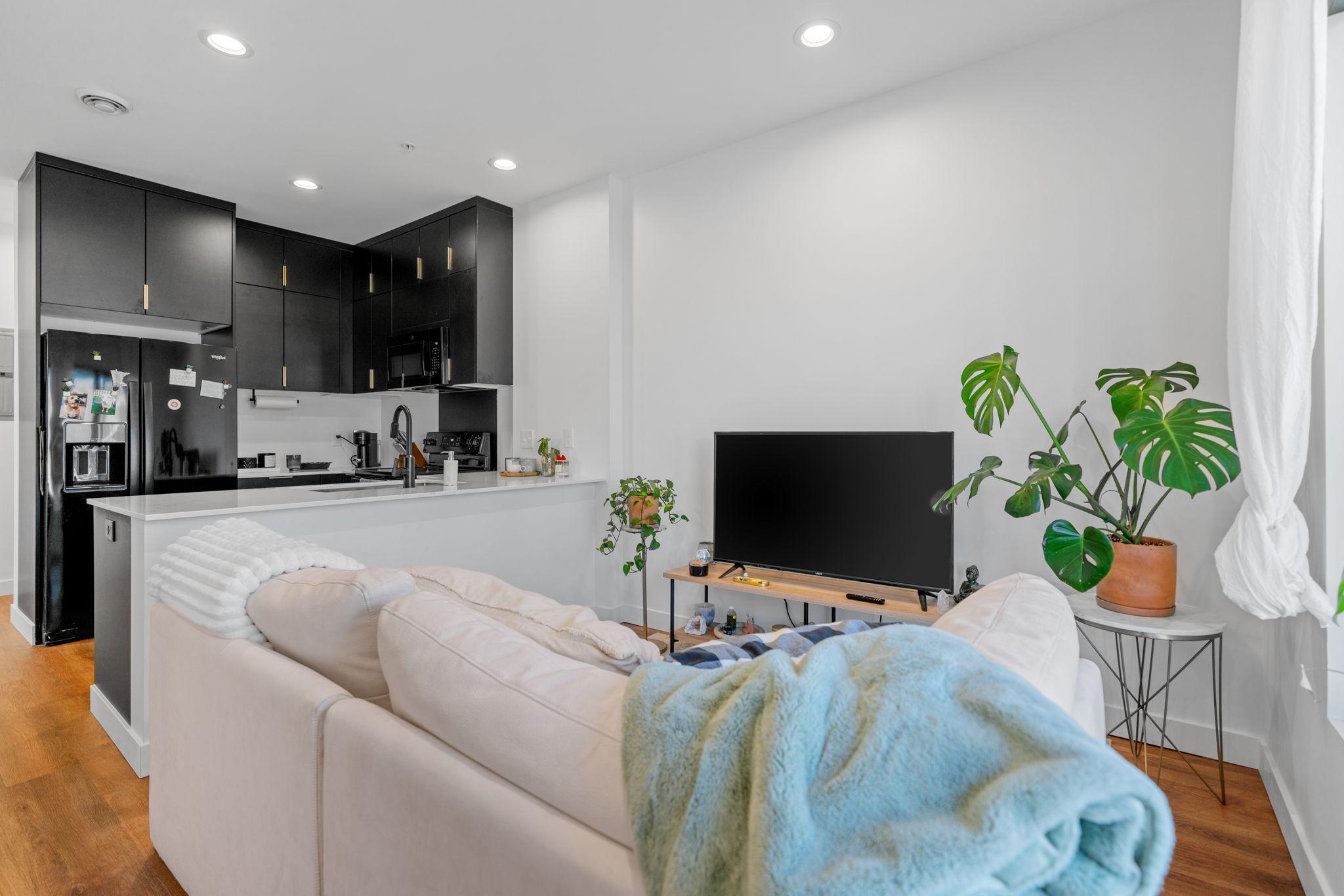 636 22nd Avenue NE Unit: 7