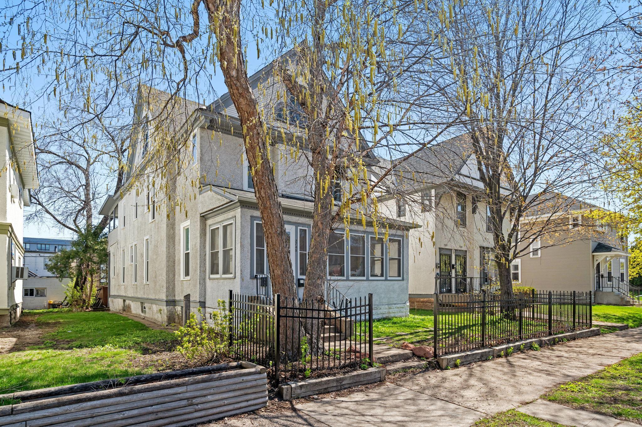 2745 Aldrich Avenue S