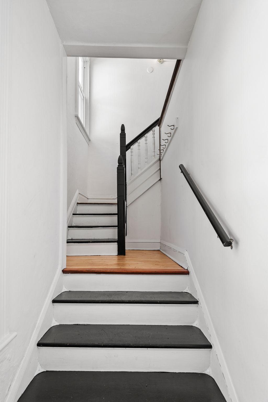 2745 Aldrich Avenue S