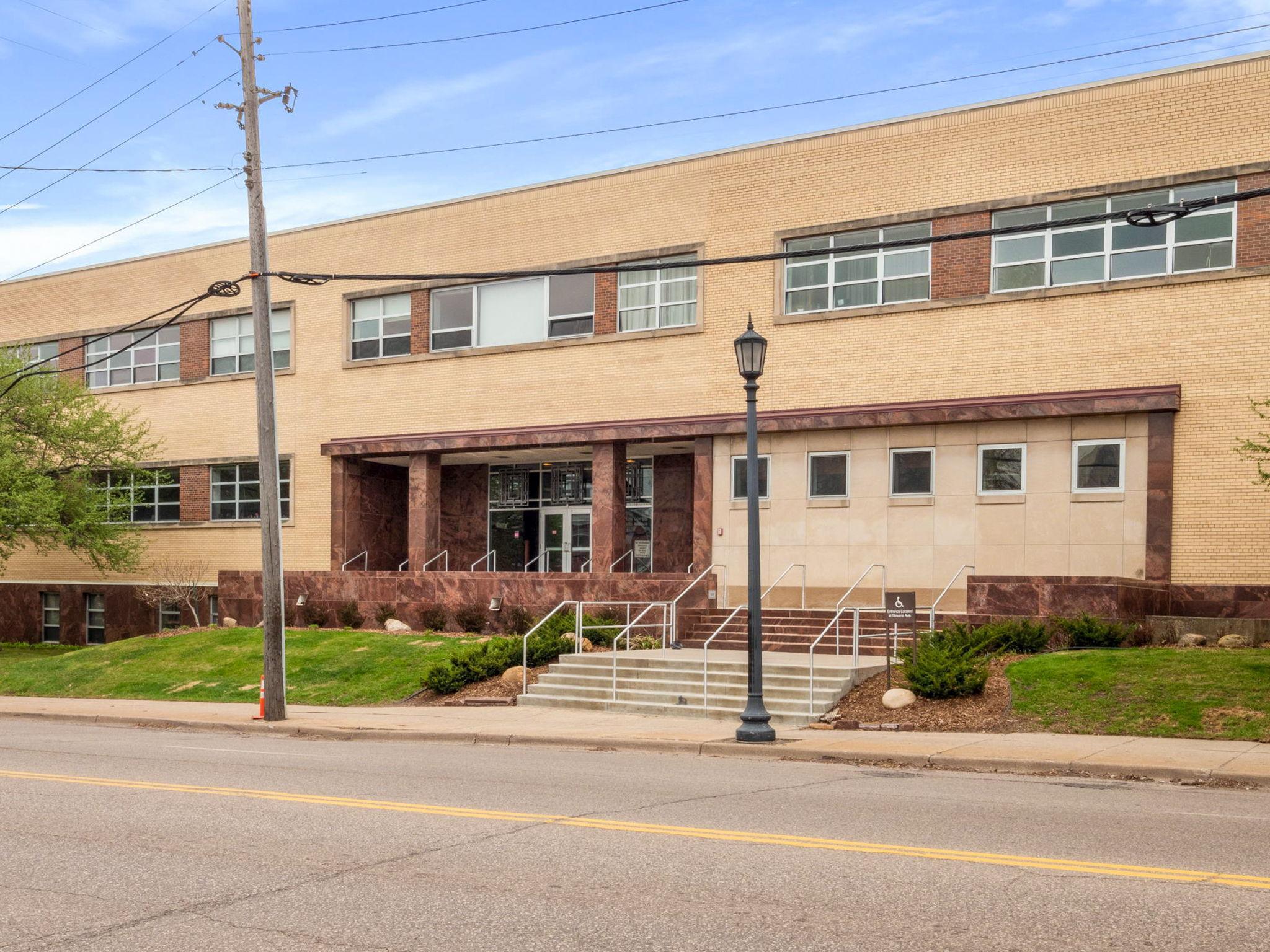111 E Franklin Avenue Unit: 304