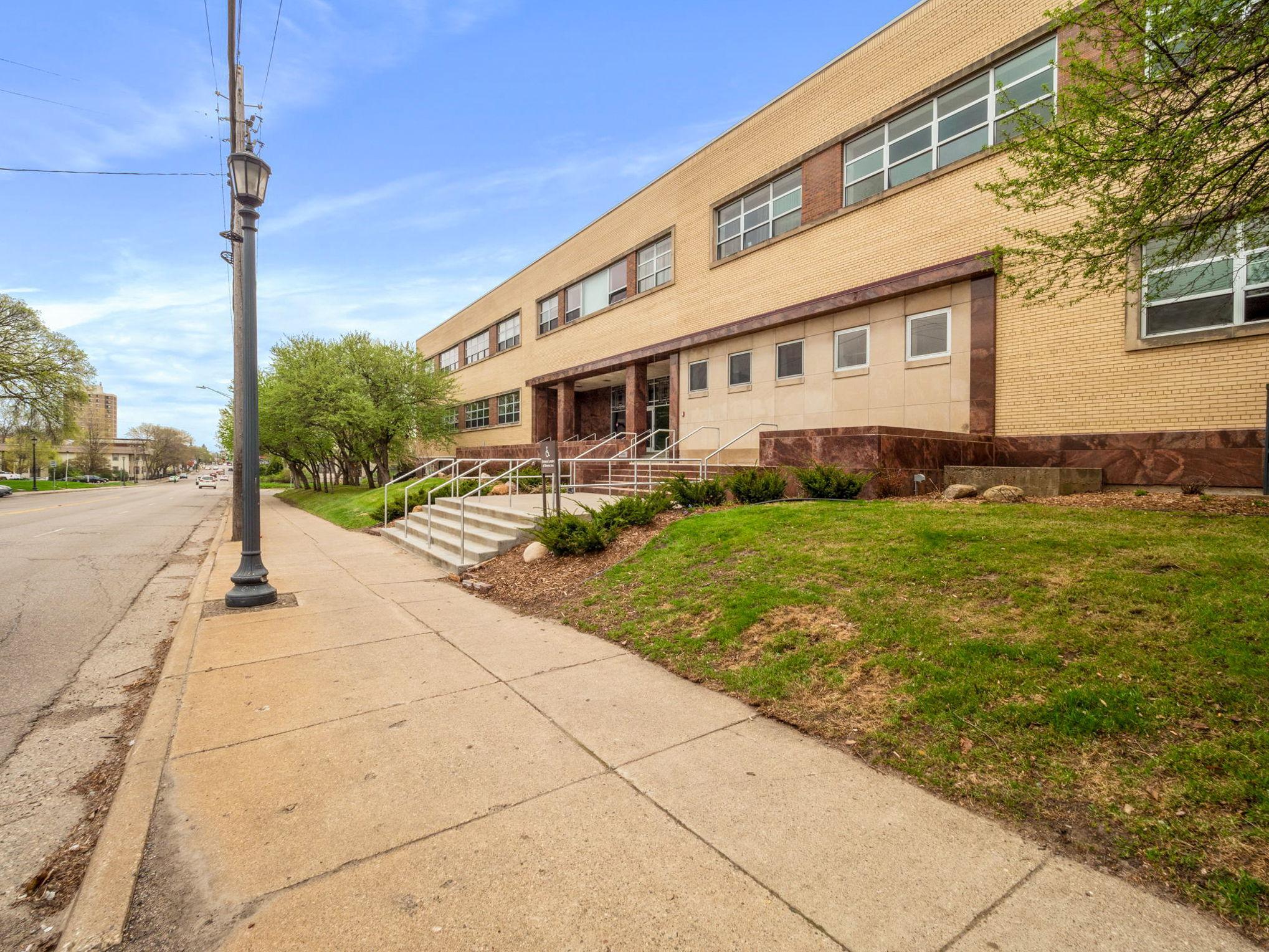 111 E Franklin Avenue Unit: 304