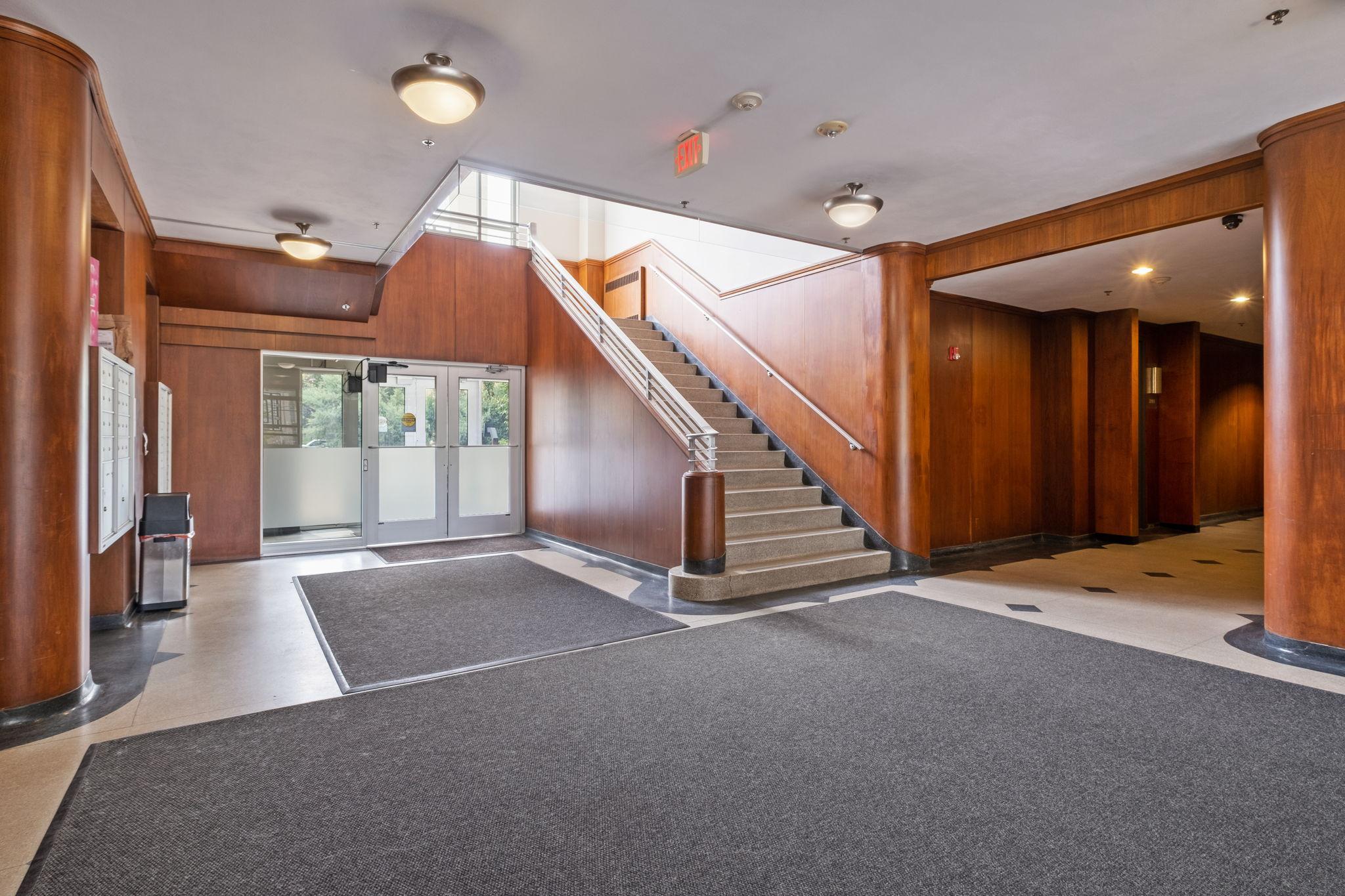 111 E Franklin Avenue Unit: 304
