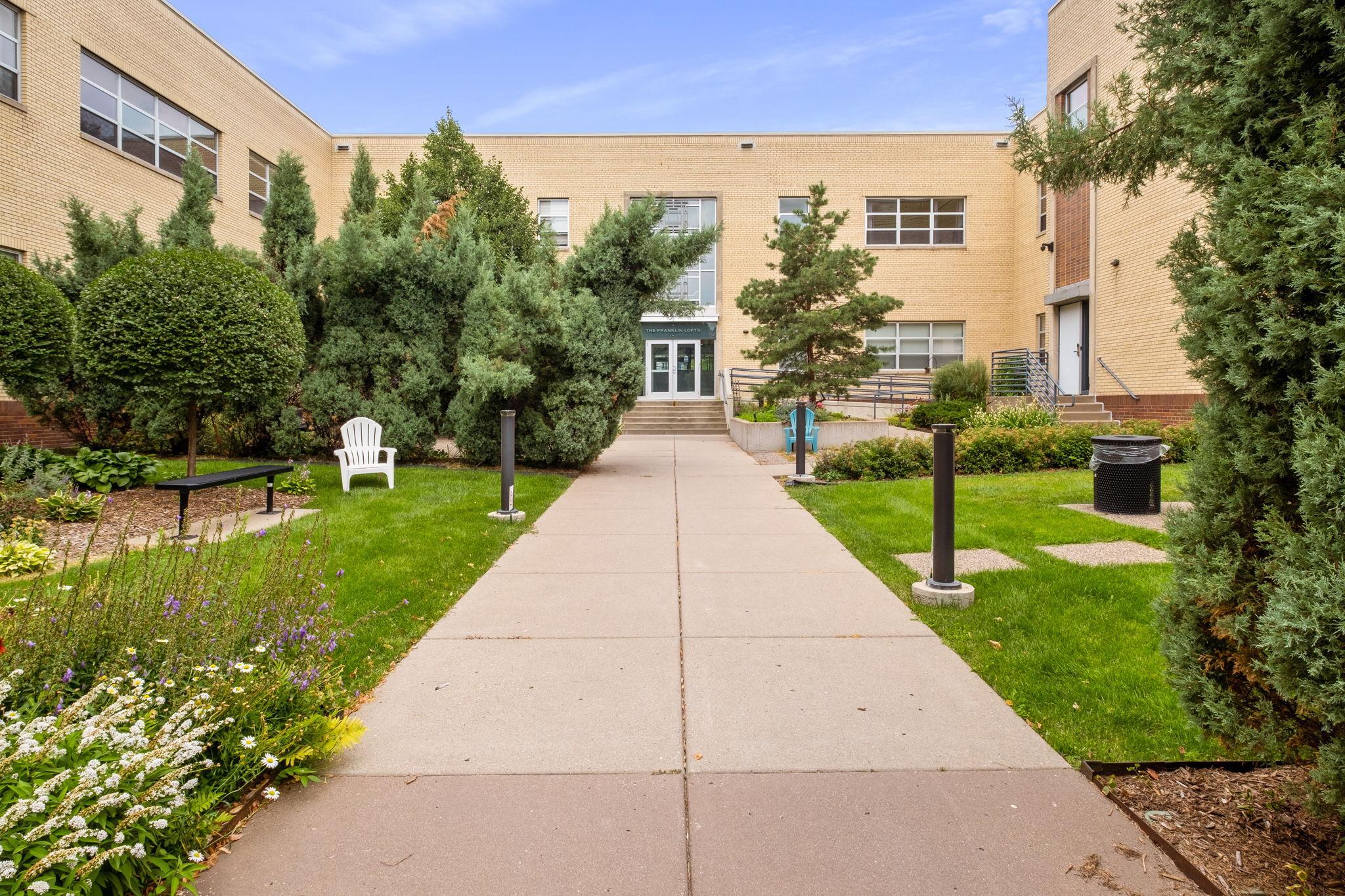 111 E Franklin Avenue Unit: 304