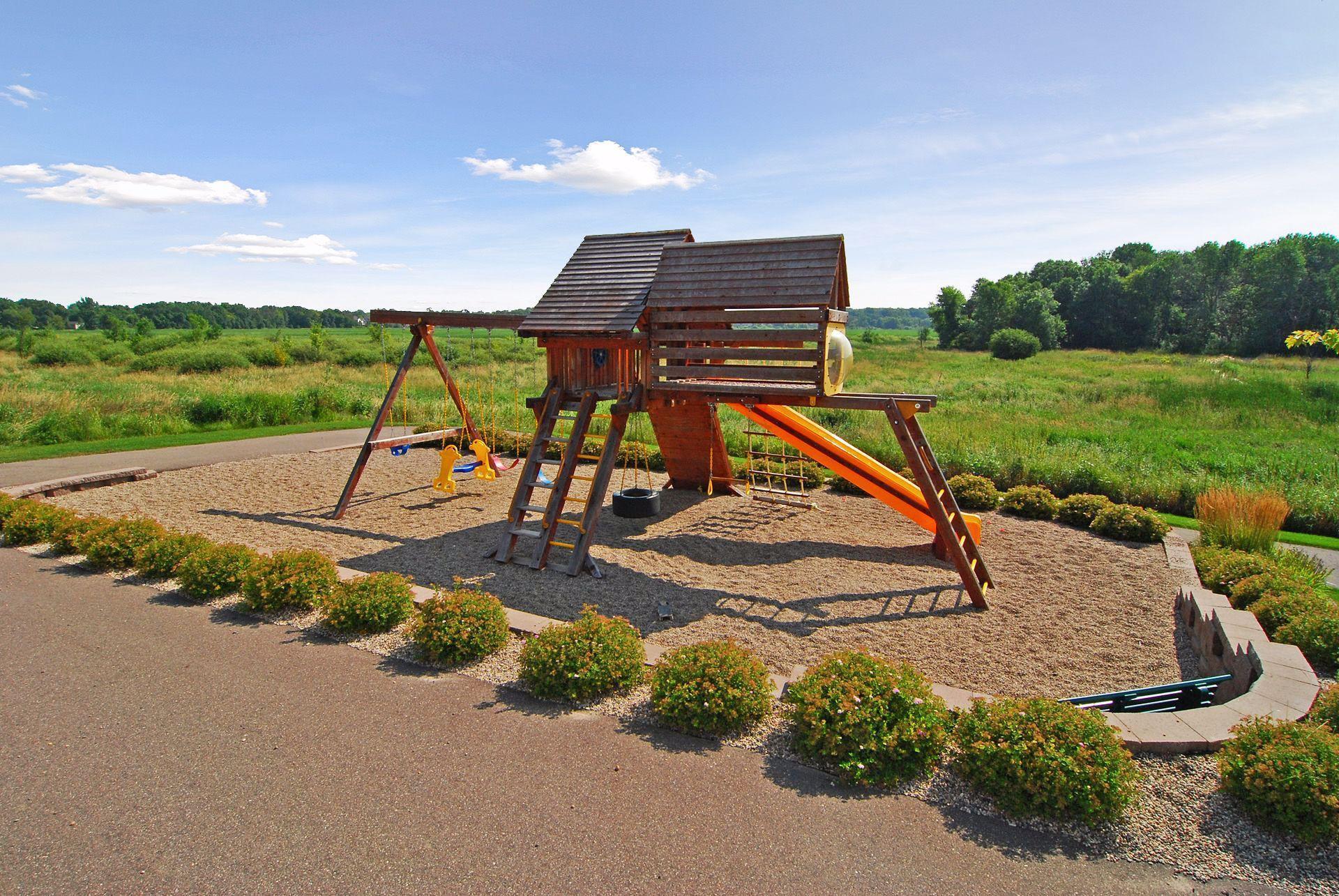 4489 Bluebell Trail S