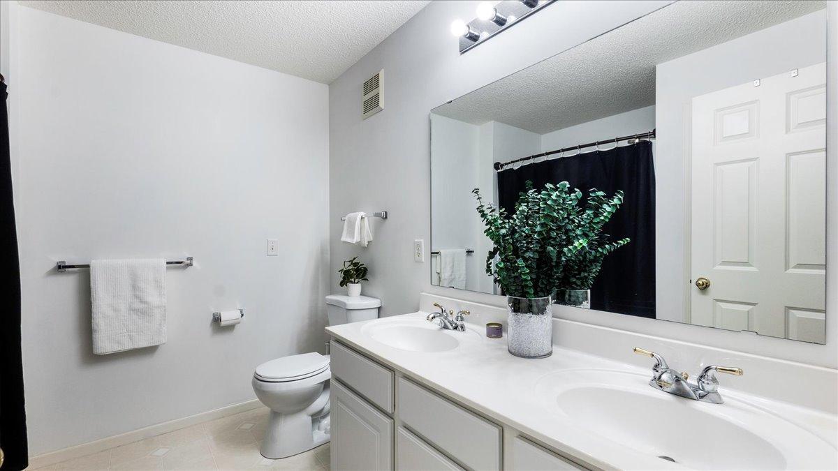1375 White Oak Drive