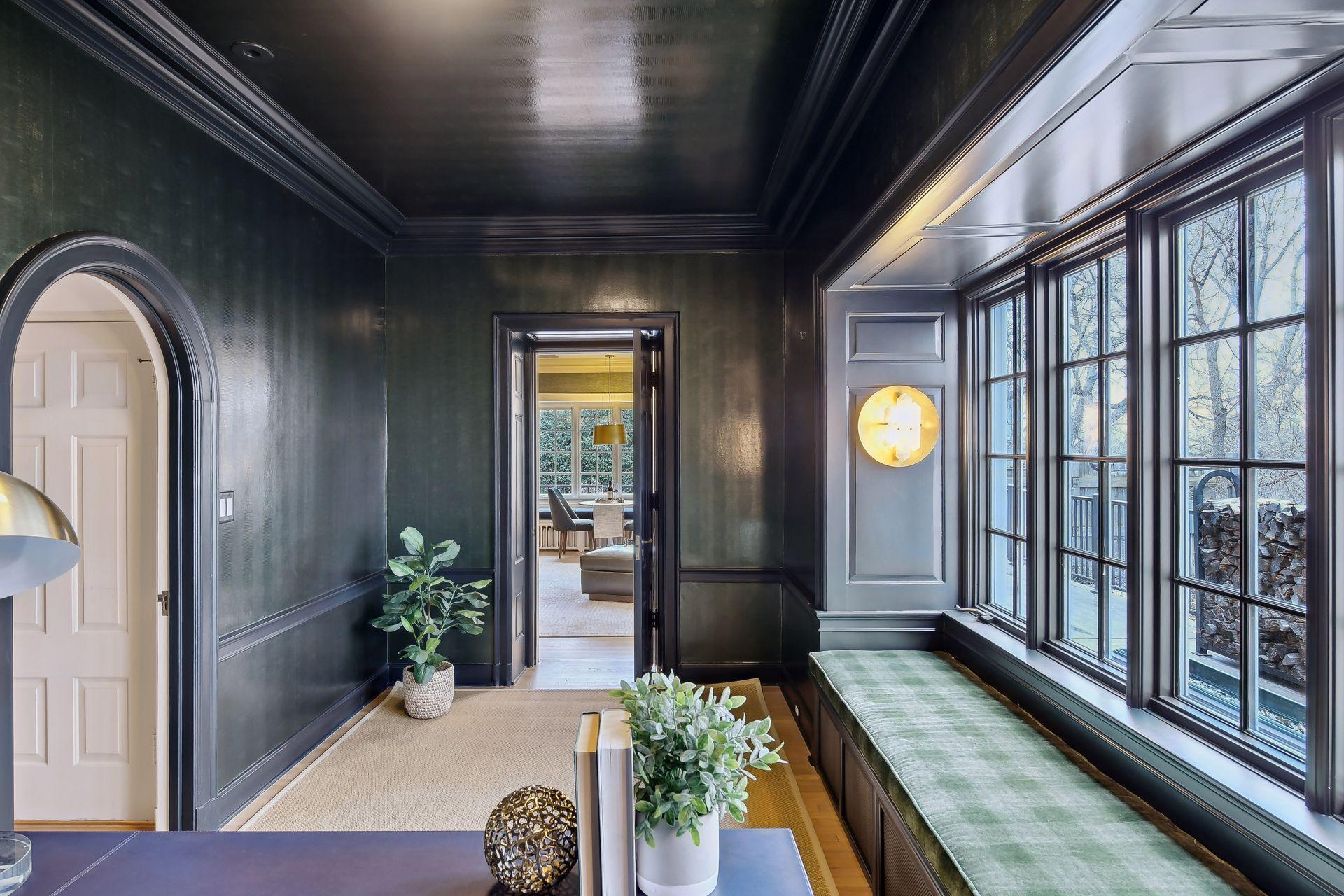 1418 Mount Curve Avenue