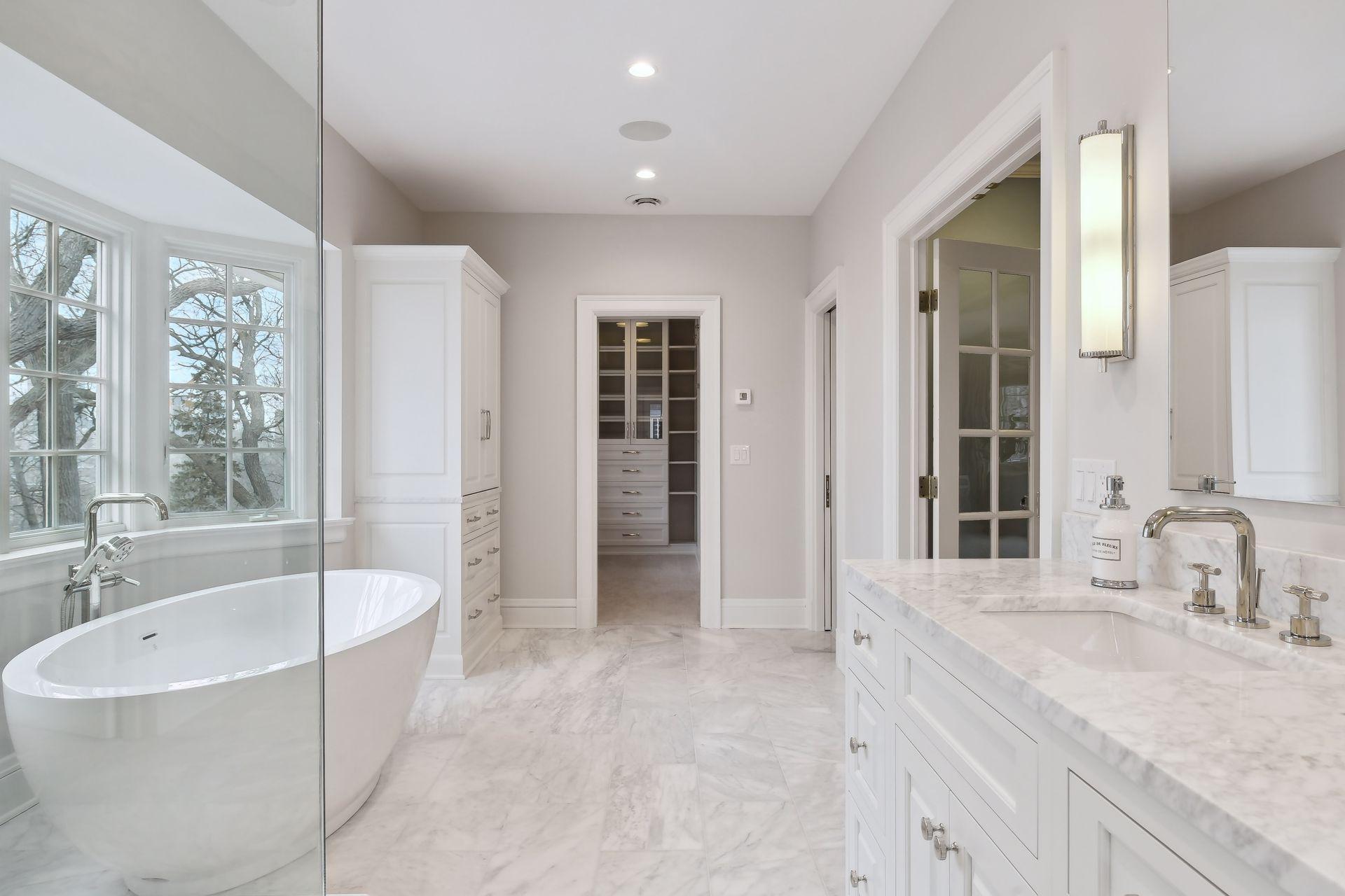 1418 Mount Curve Avenue