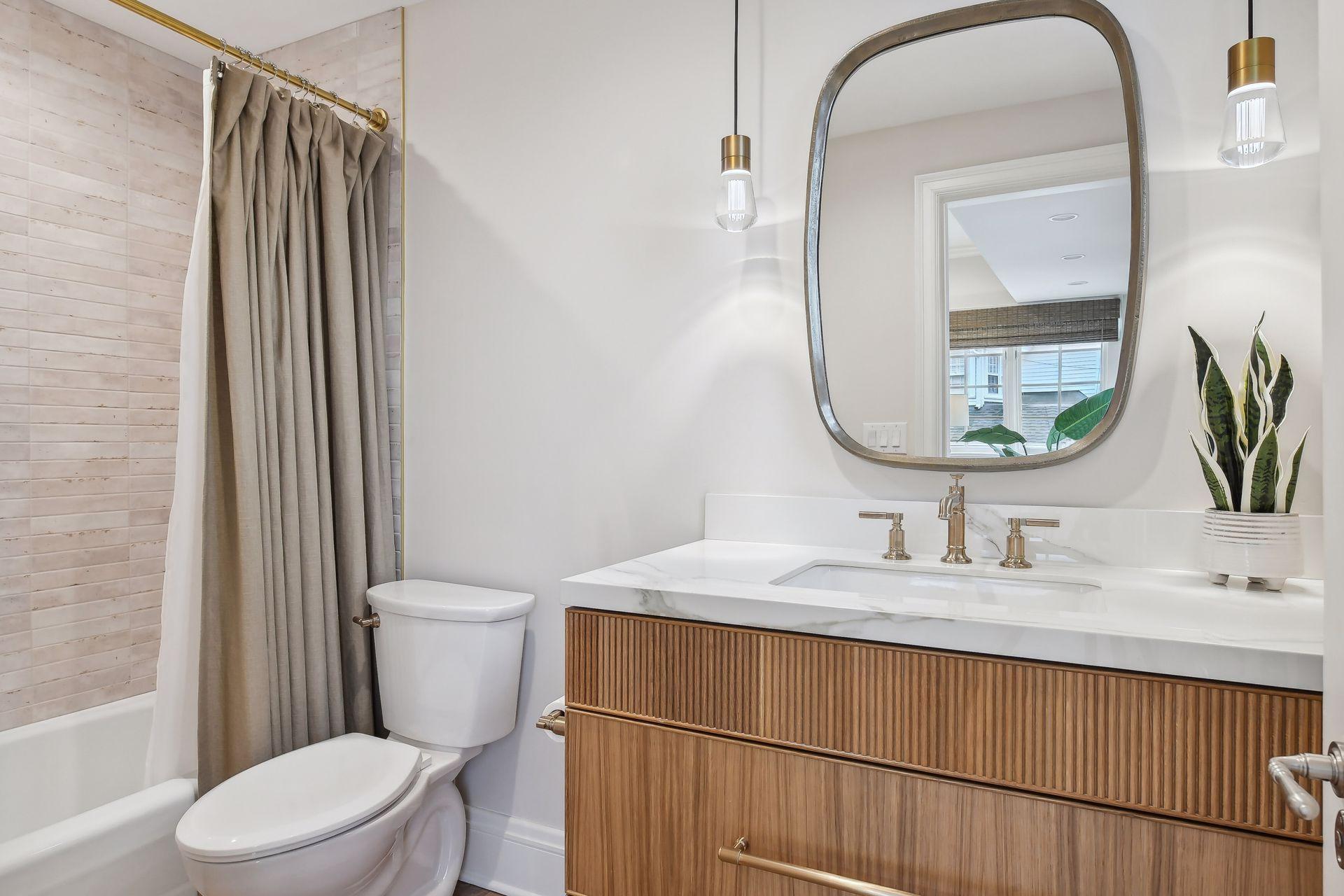 1418 Mount Curve Avenue